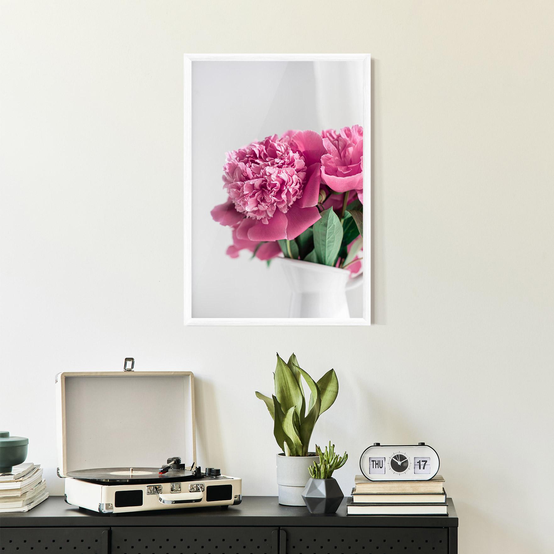 Gerahmte Poster White Vase Pink mockup 2