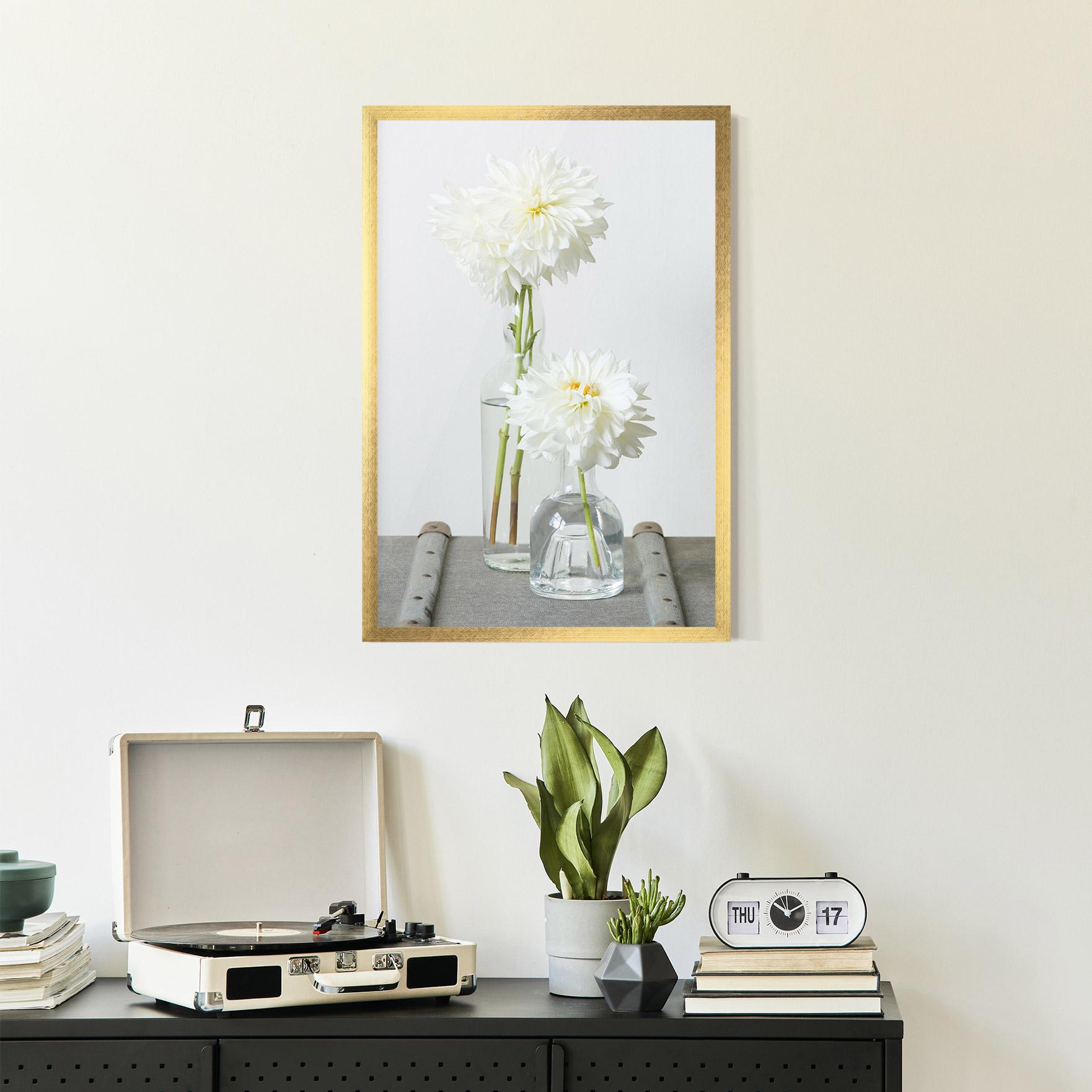 Gerahmte Poster Big Flower Vase mockup 2