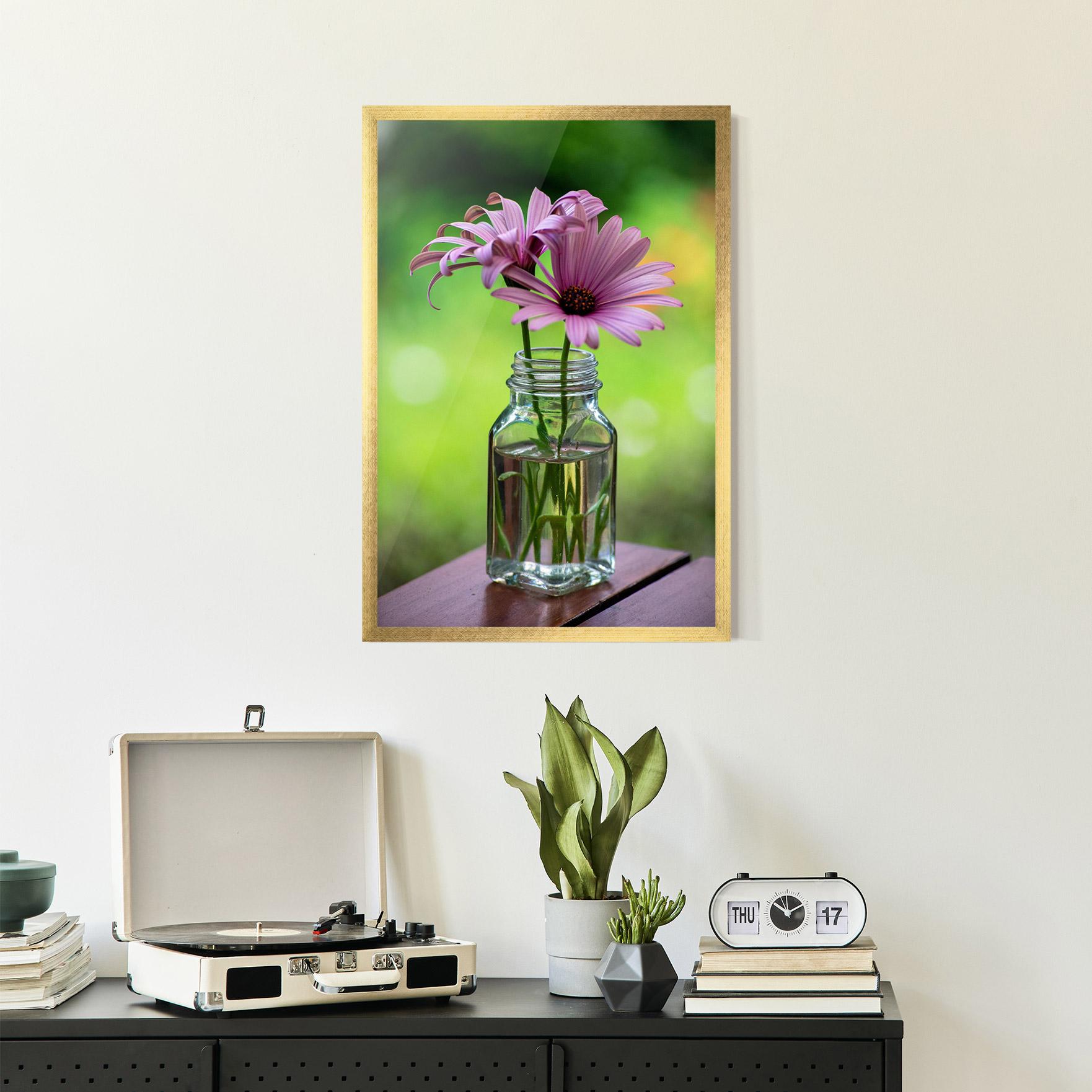 Gerahmte Poster Pink Flower Vase mockup 2