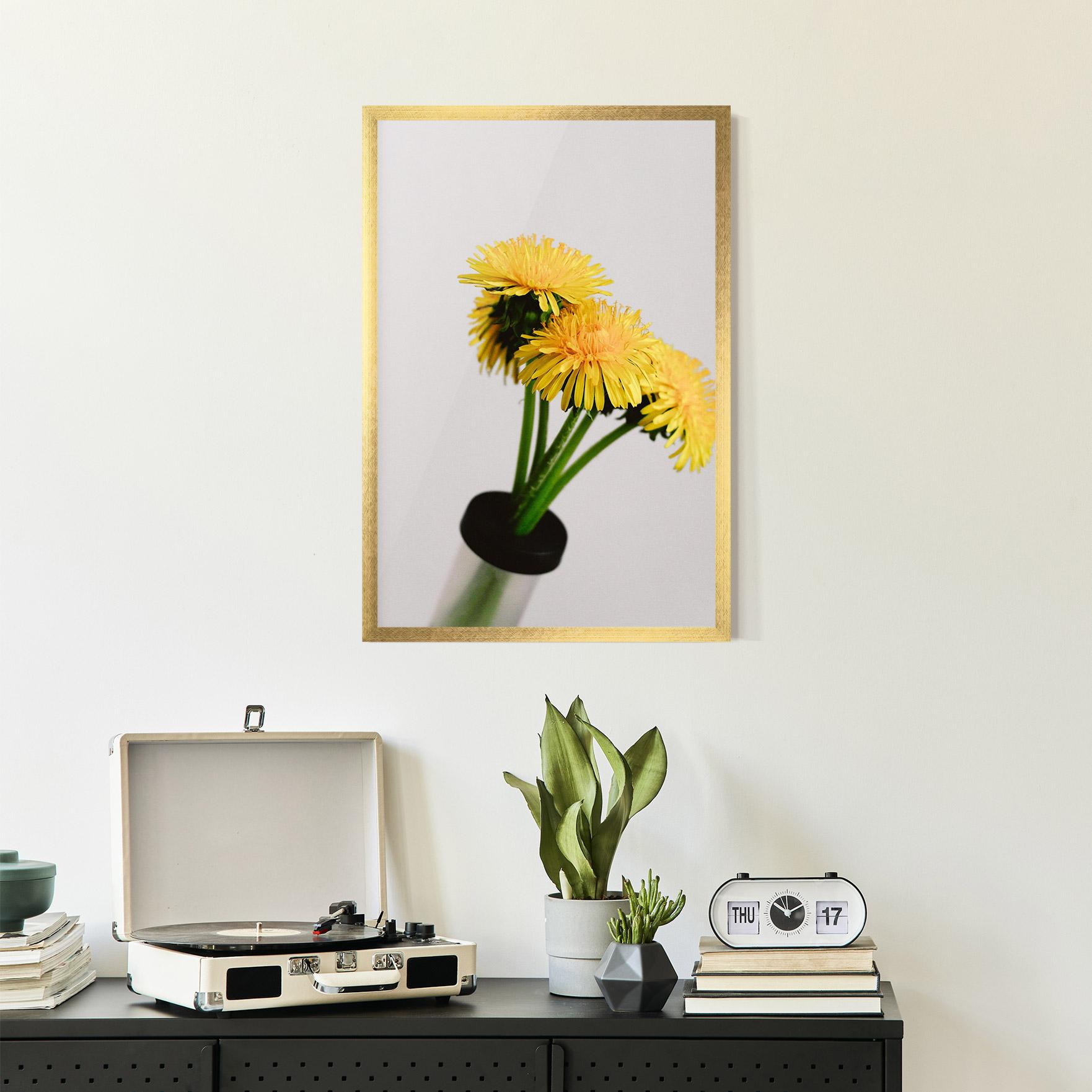 Gerahmte Poster Yellow mockup 2