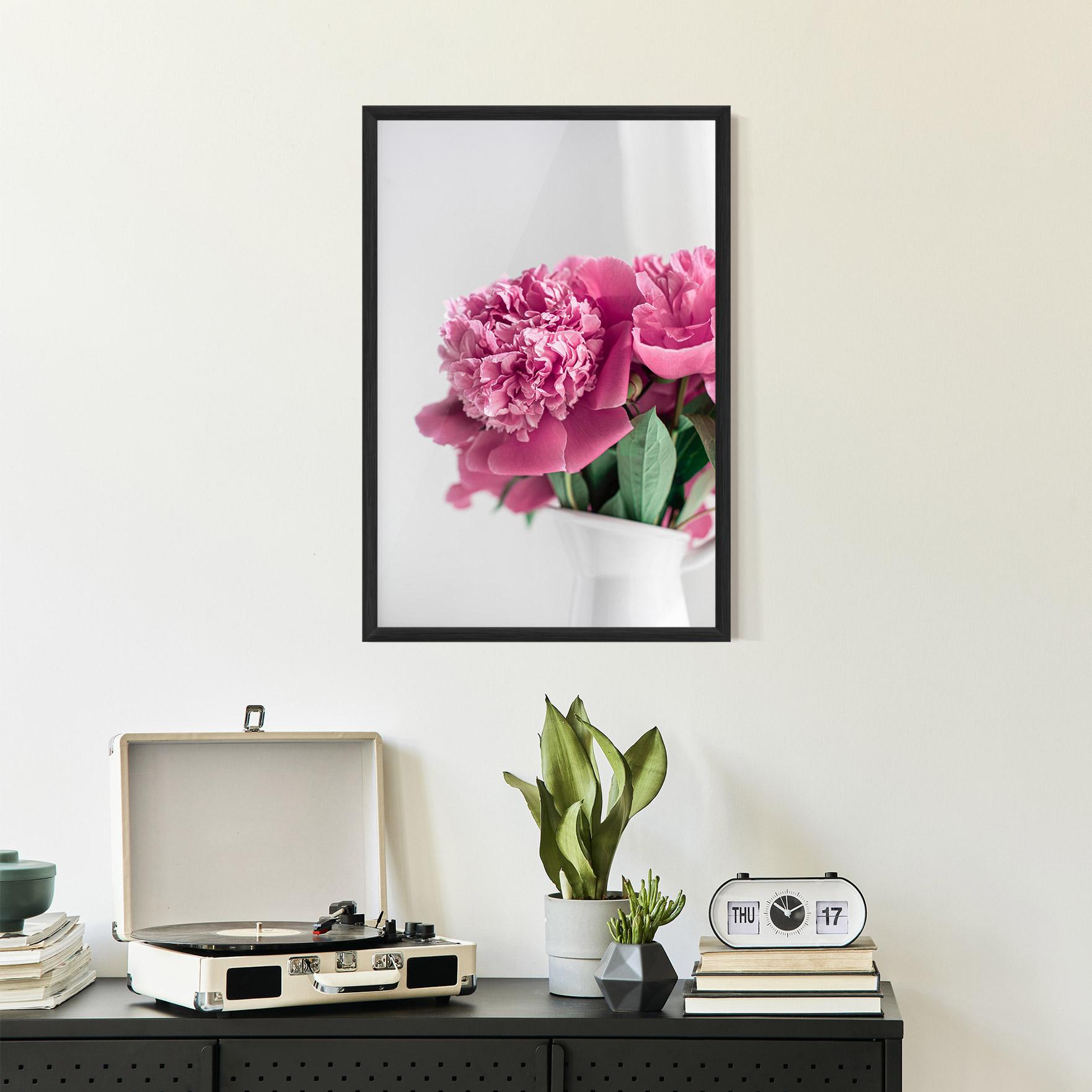 Gerahmte Poster White Vase Pink mockup 2