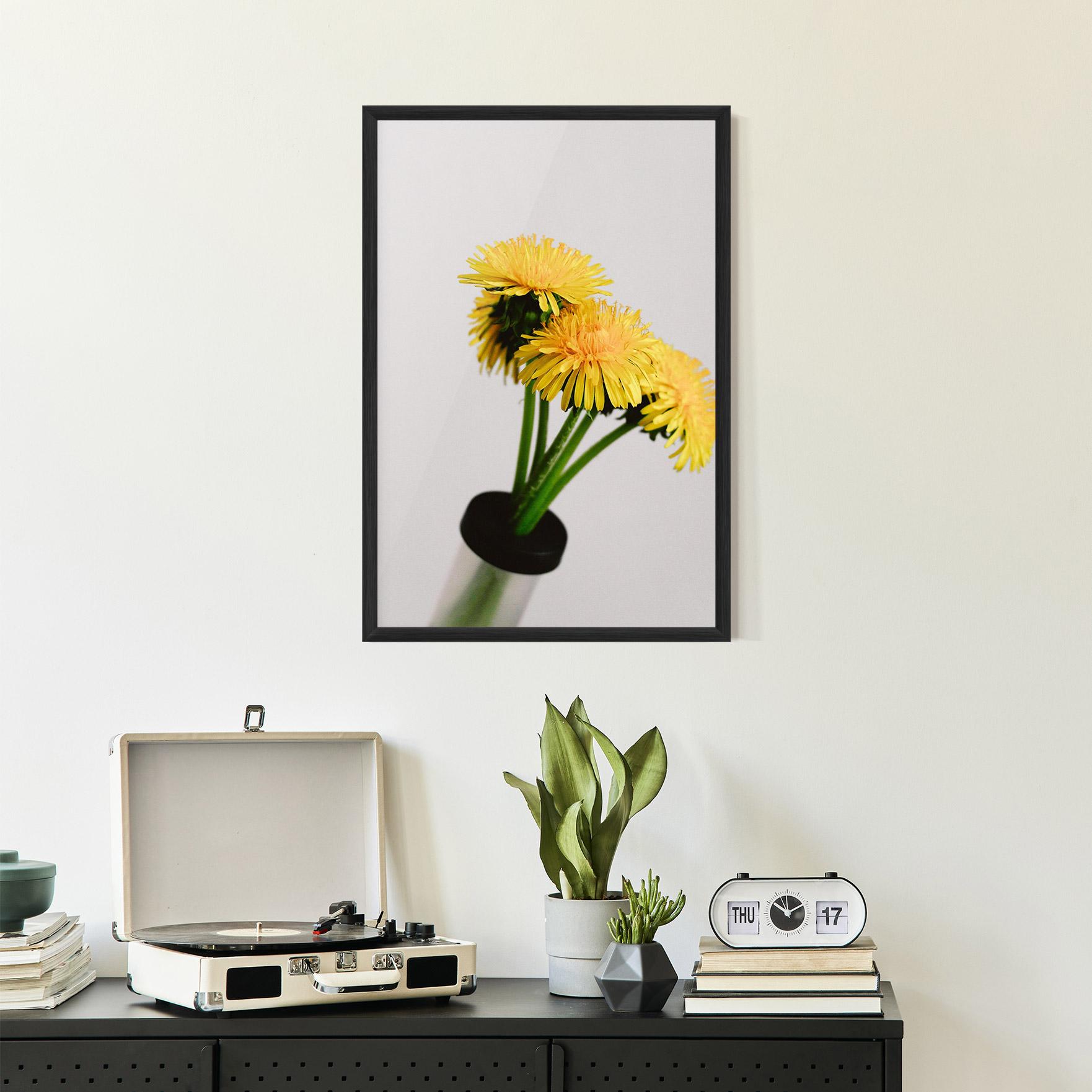 Gerahmte Poster Yellow mockup 2