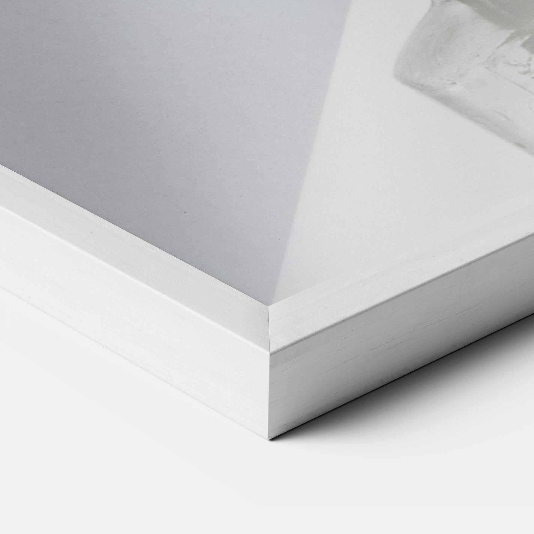 Gerahmte Poster White Flower Vase mockup 3