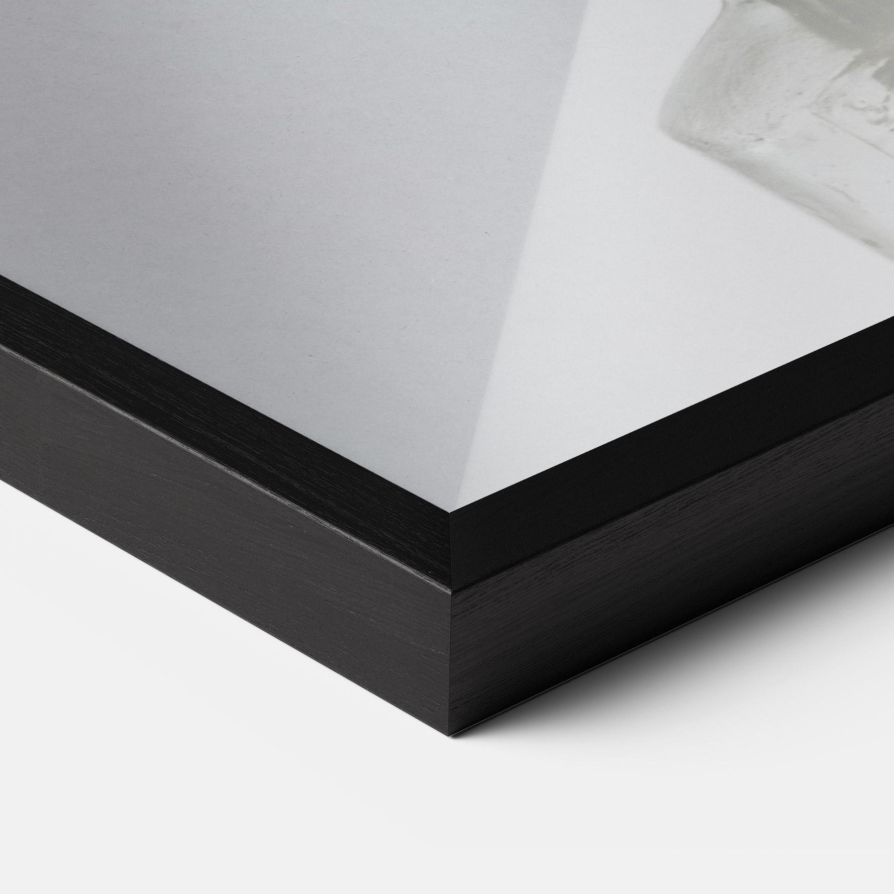 Gerahmte Poster White Flower Vase mockup 3