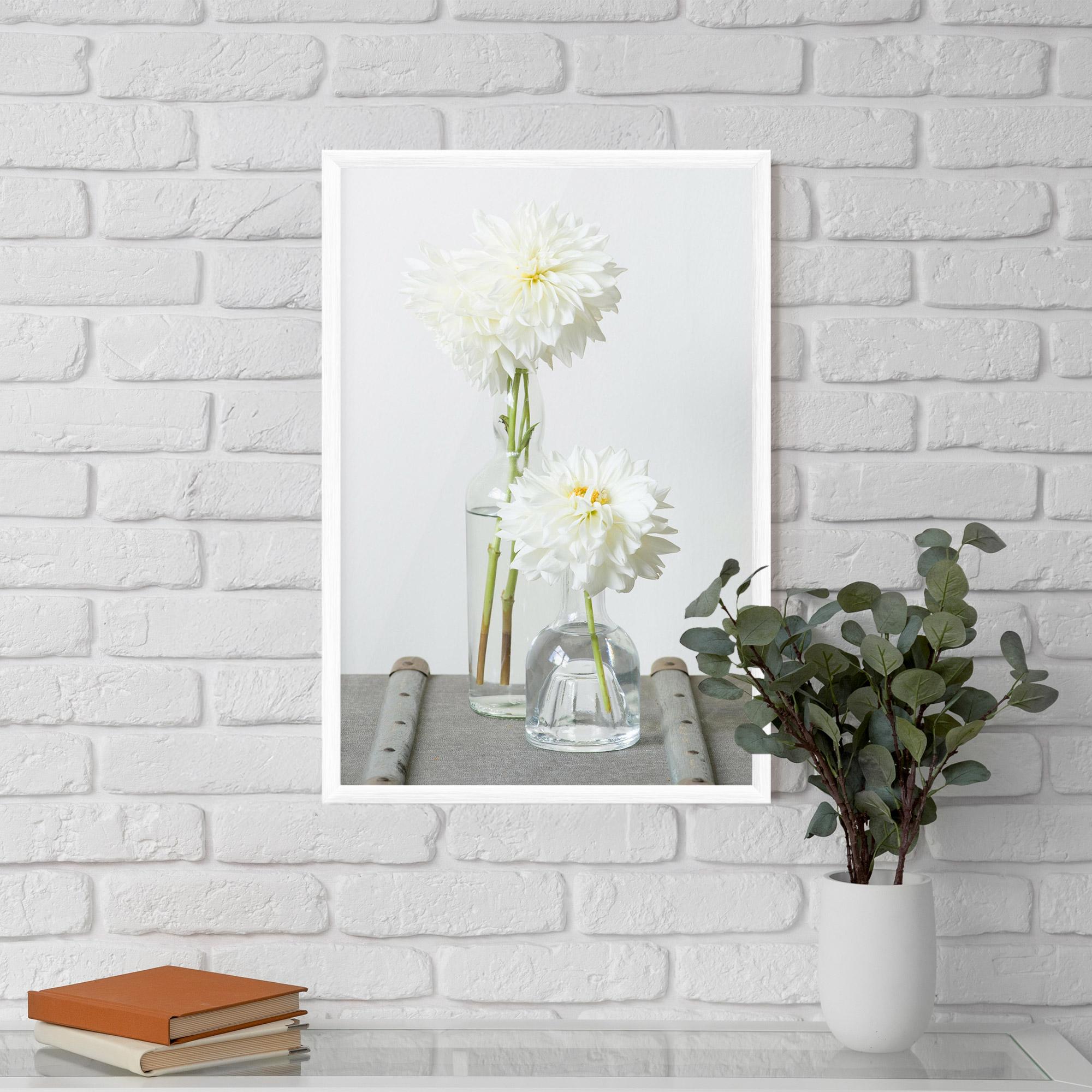 Gerahmte Poster Big Flower Vase mockup 5