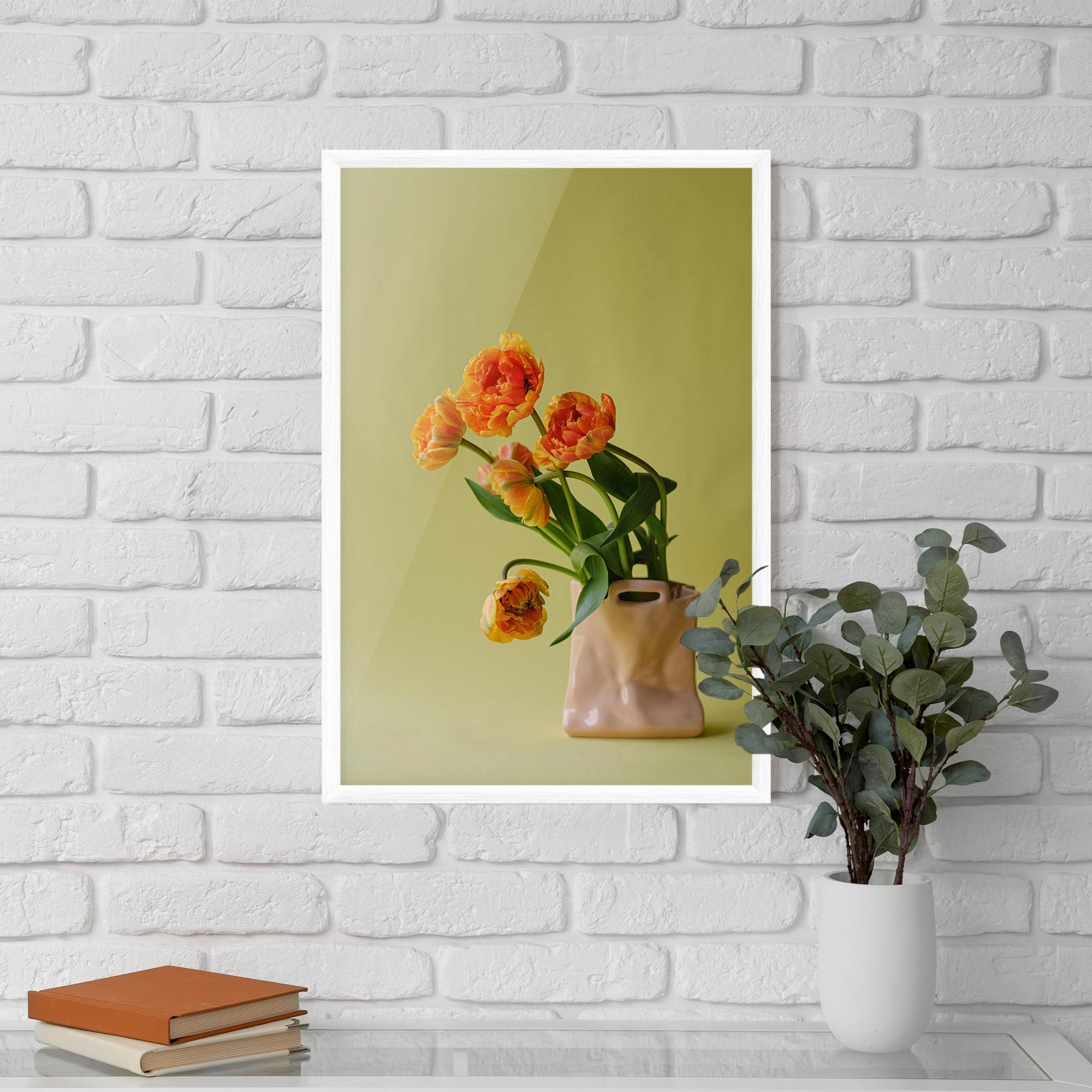 Gerahmte Poster Cream Cool Vase mockup 5