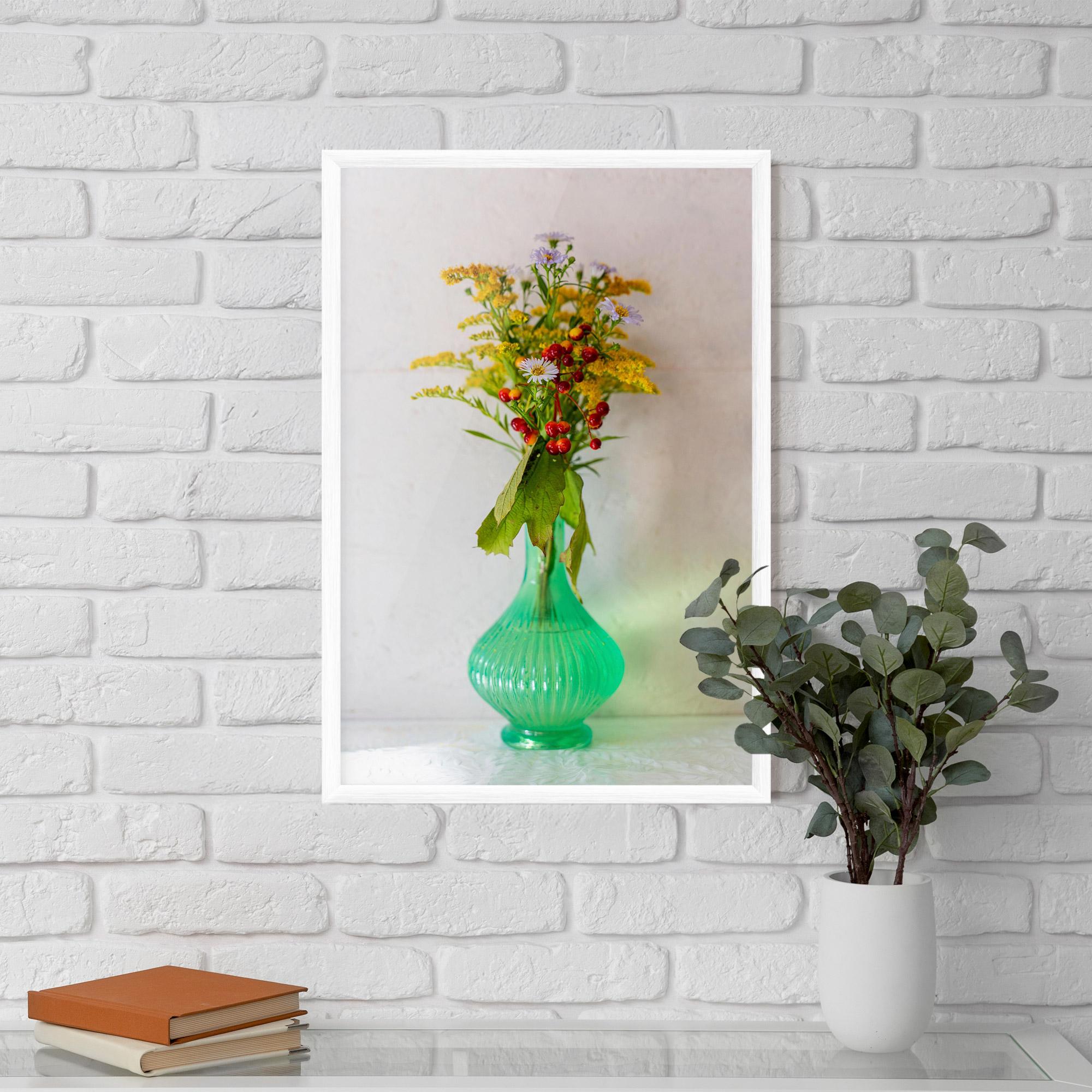 Gerahmte Poster Green Pretty Vase mockup 5
