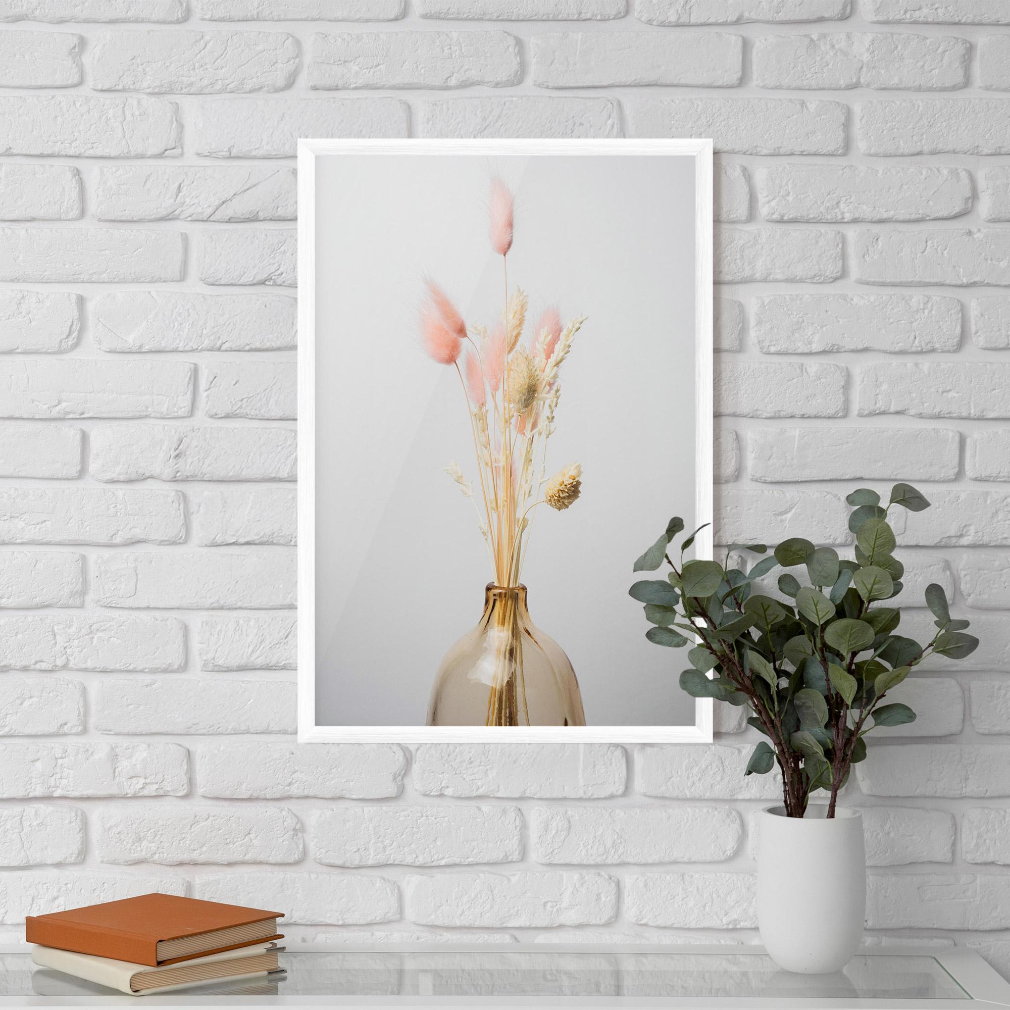Gerahmte Poster Pink Cream Flower Vase mockup 5