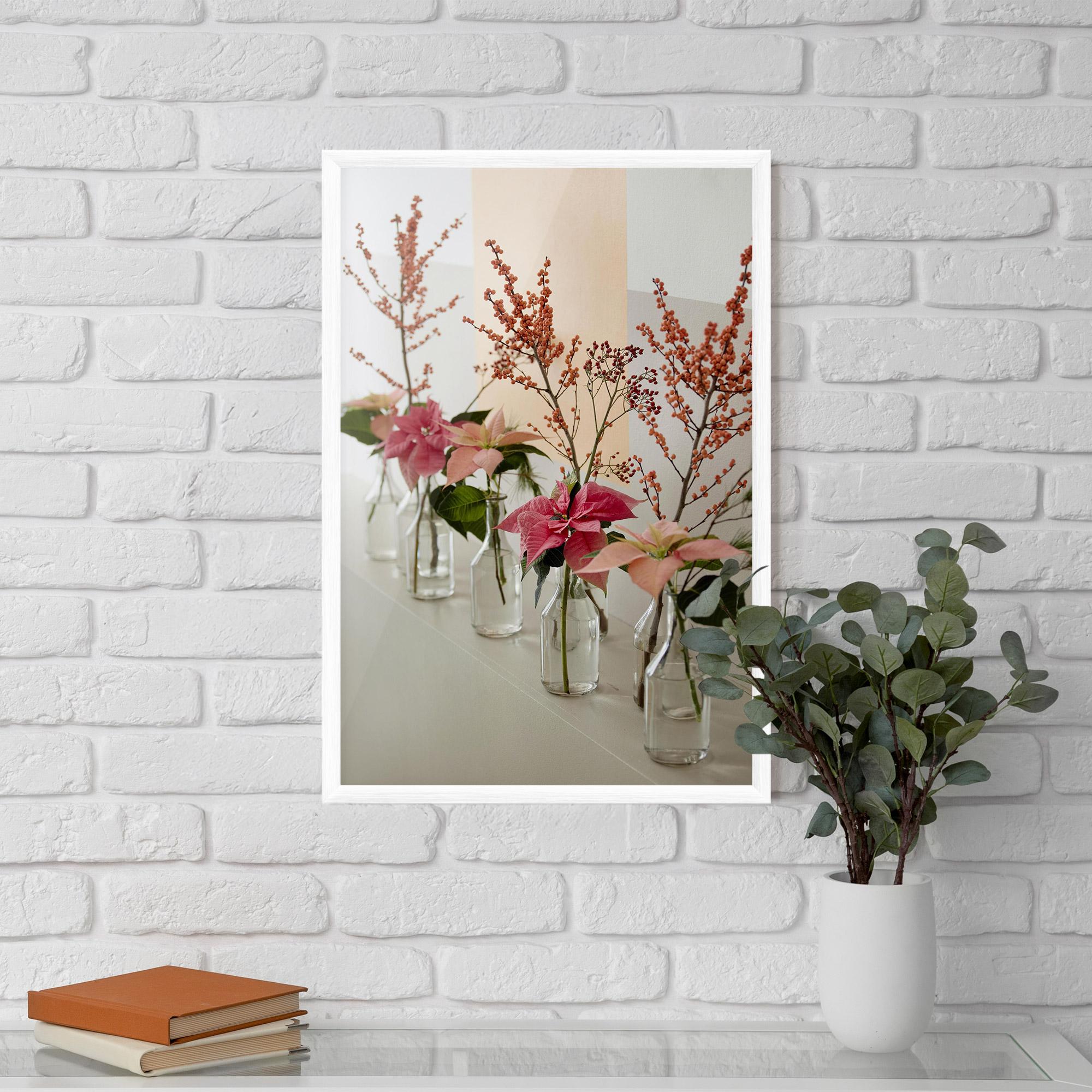 Gerahmte Poster Pink Red Flower Vase mockup 5