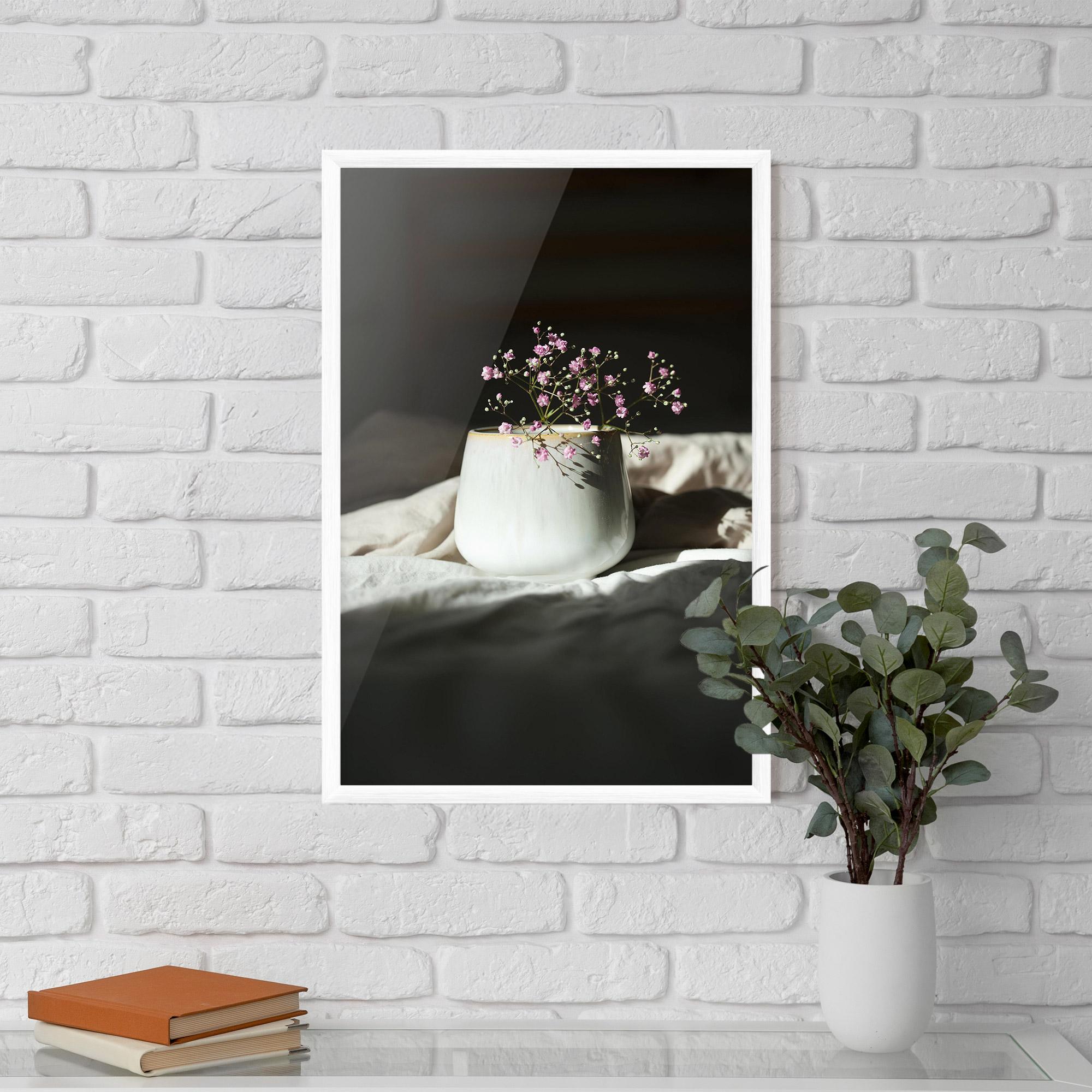 Gerahmte Poster Tiny Purple Pant Vase mockup 5