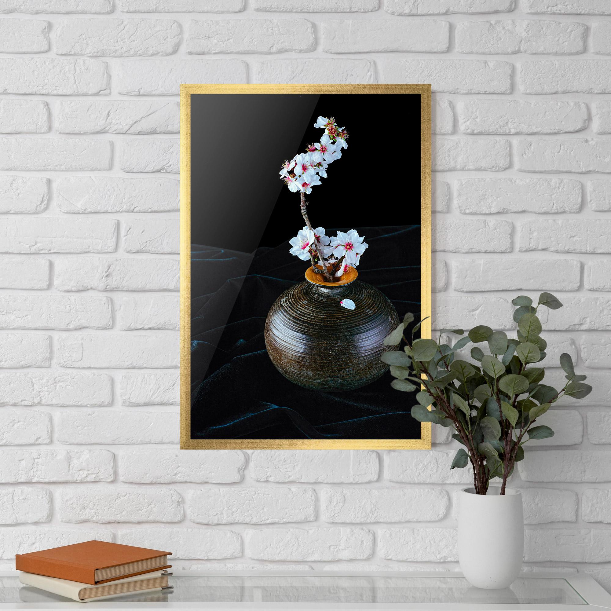 Gerahmte Poster Brown Vase Flowers mockup 5