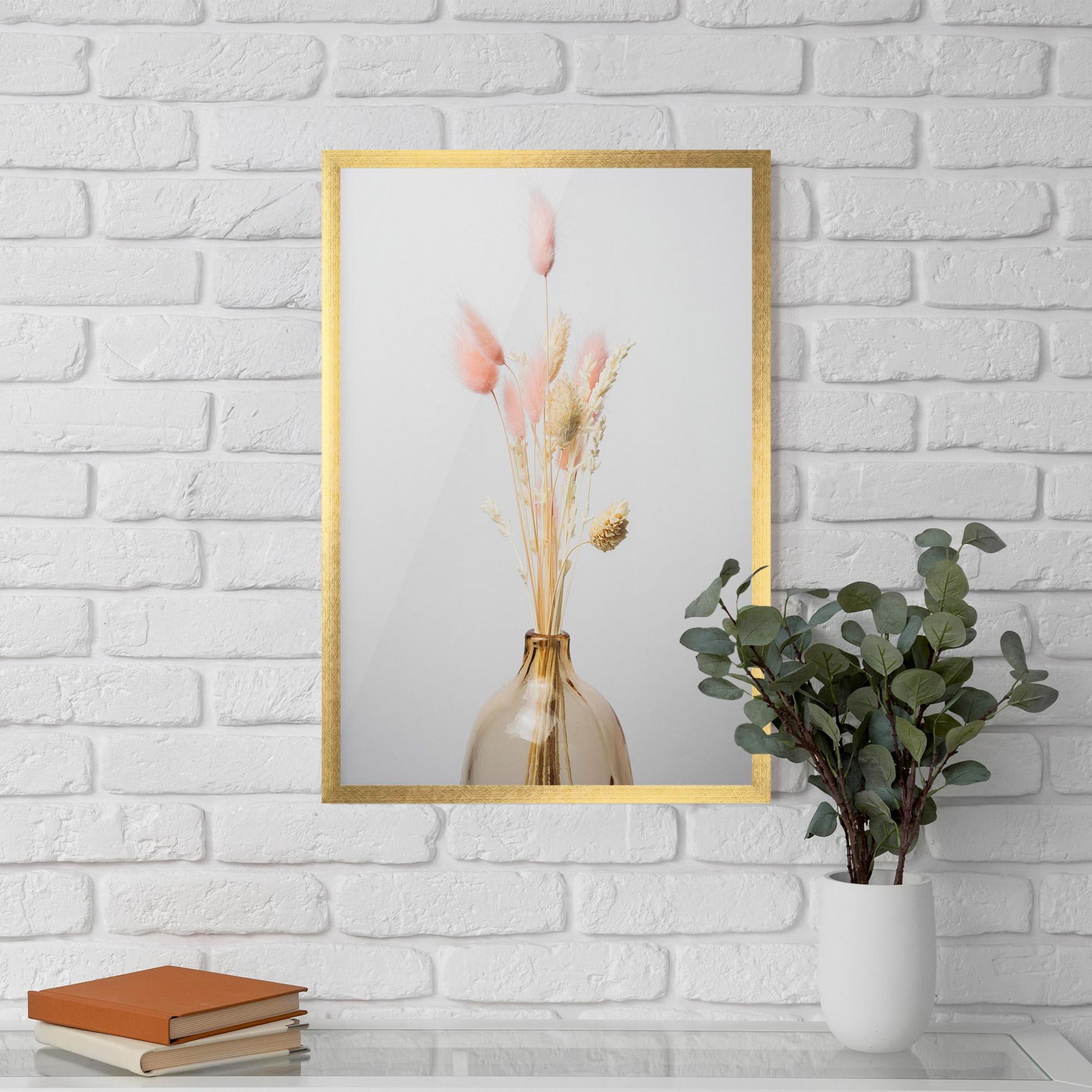 Gerahmte Poster Pink Cream Flower Vase mockup 5
