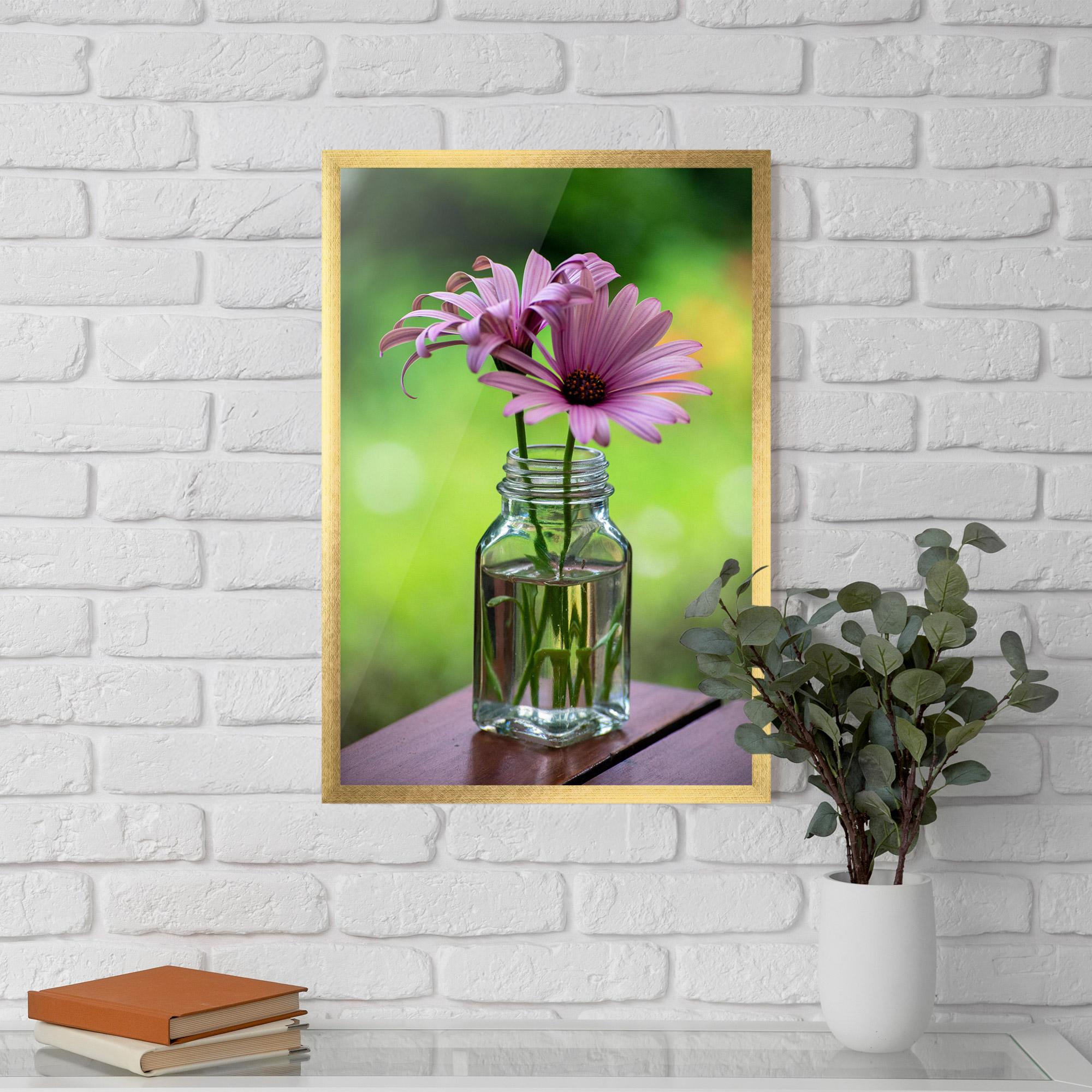 Gerahmte Poster Pink Flower Vase mockup 5