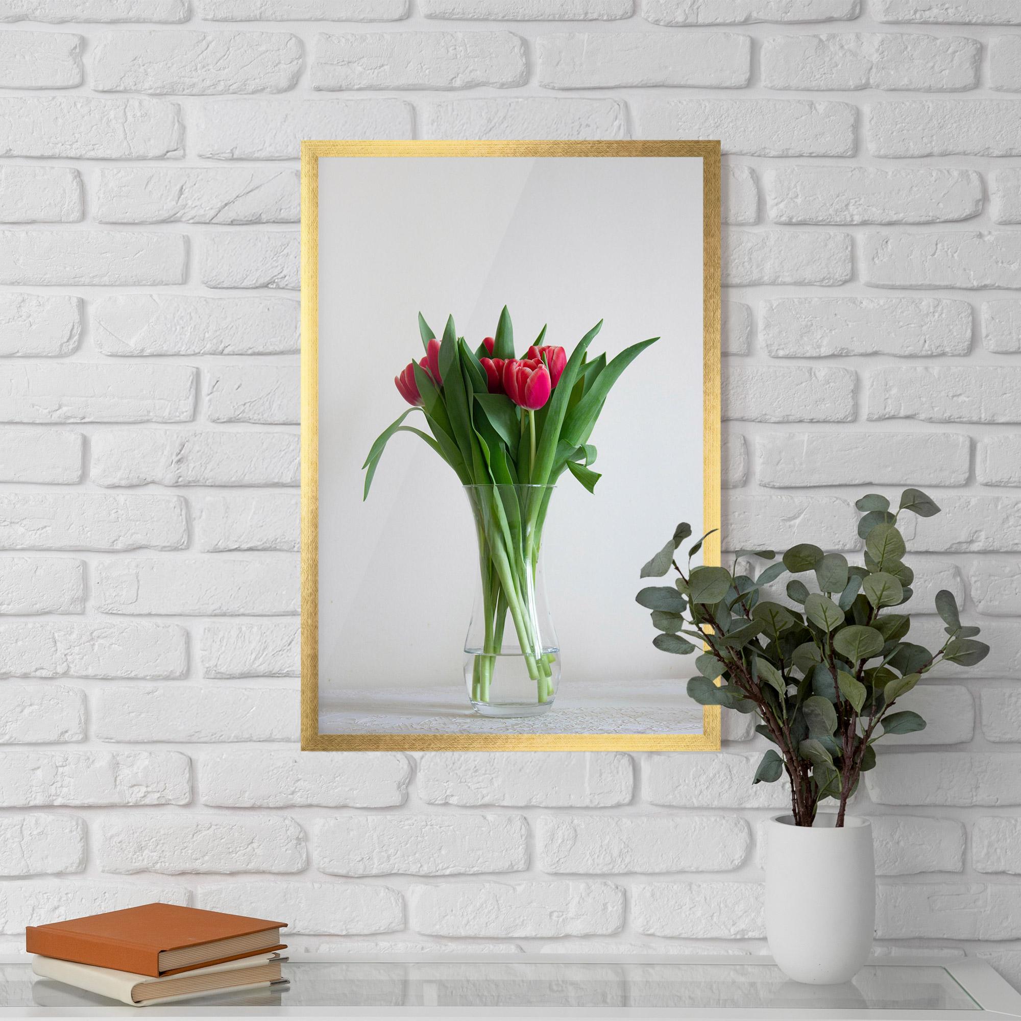 Gerahmte Poster Pretty Tulips Vase mockup 5