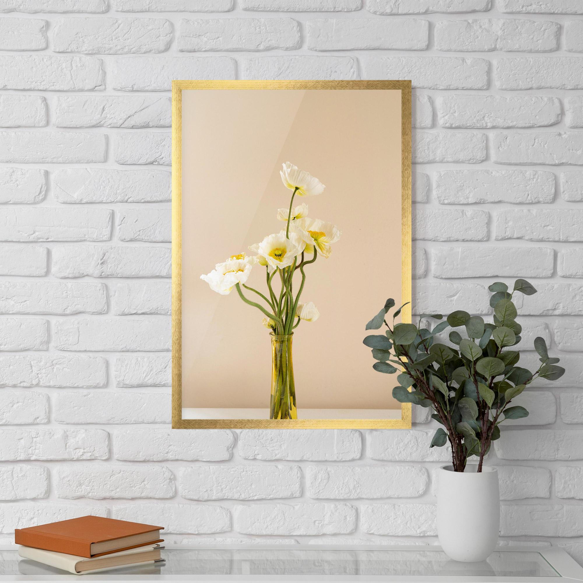 Gerahmte Poster Pretty Vase mockup 5