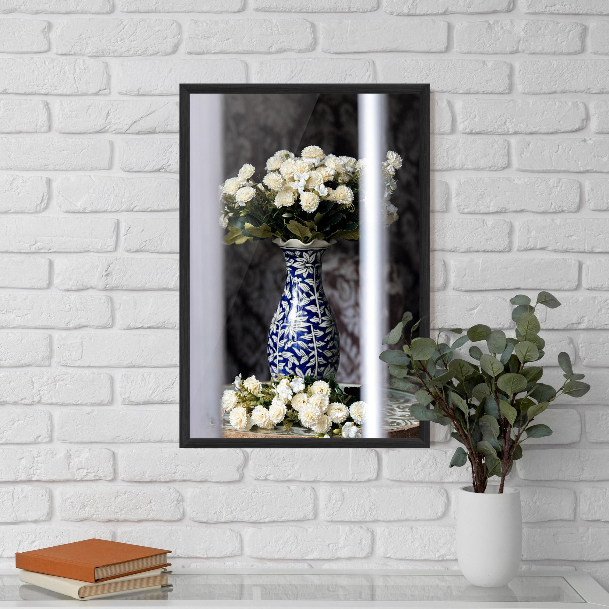 Gerahmte Poster Blue Patern Vase mockup 5