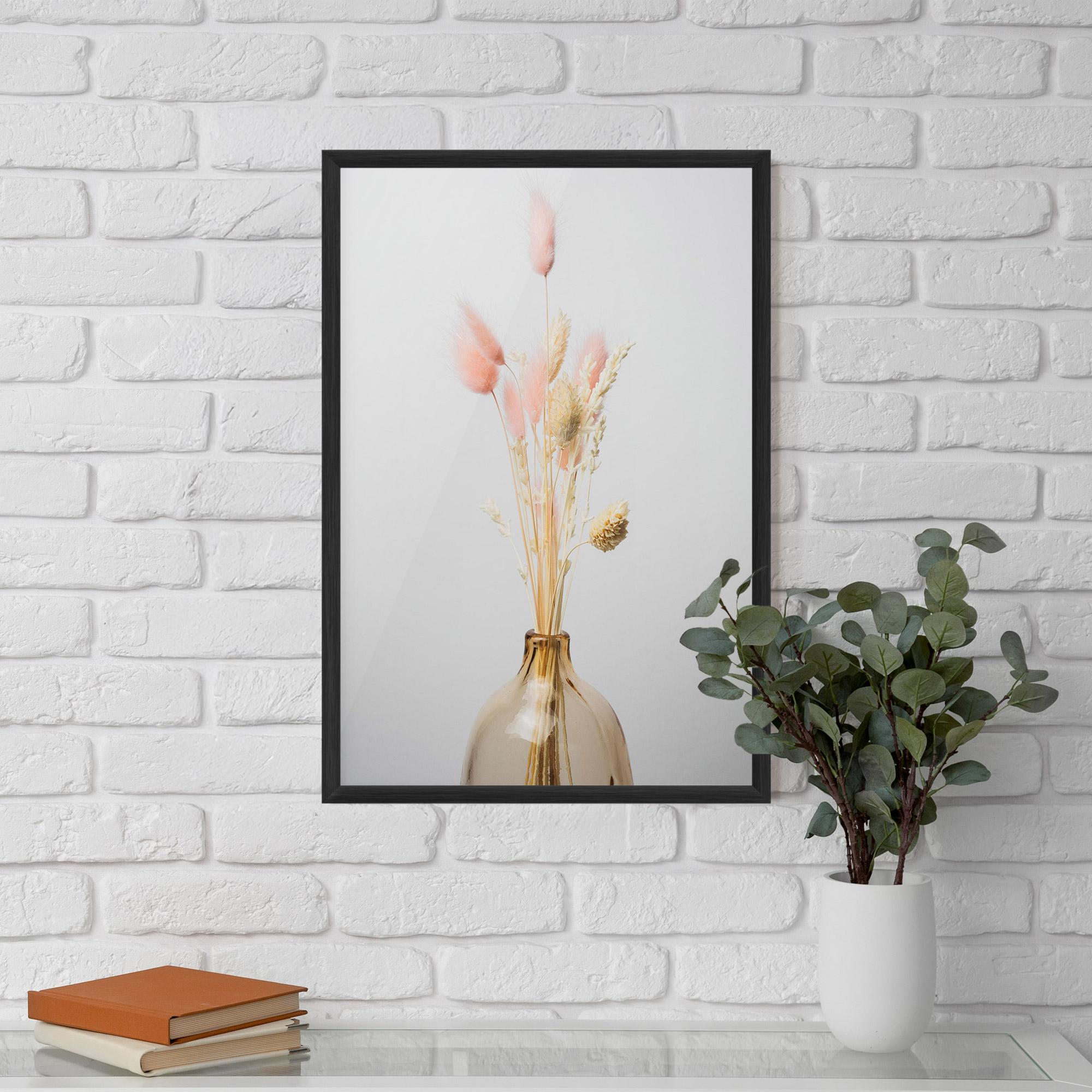 Gerahmte Poster Pink Cream Flower Vase mockup 5