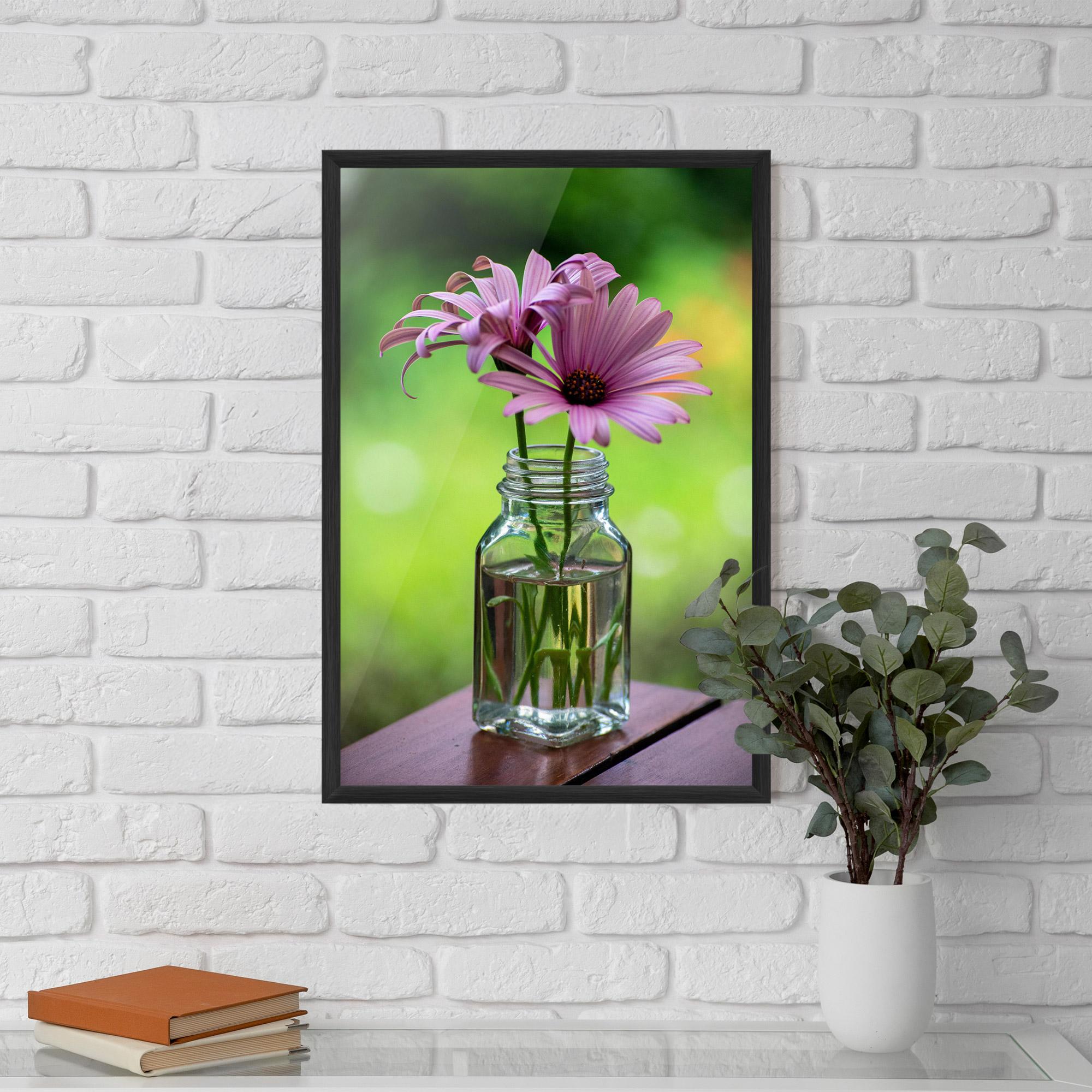 Gerahmte Poster Pink Flower Vase mockup 5