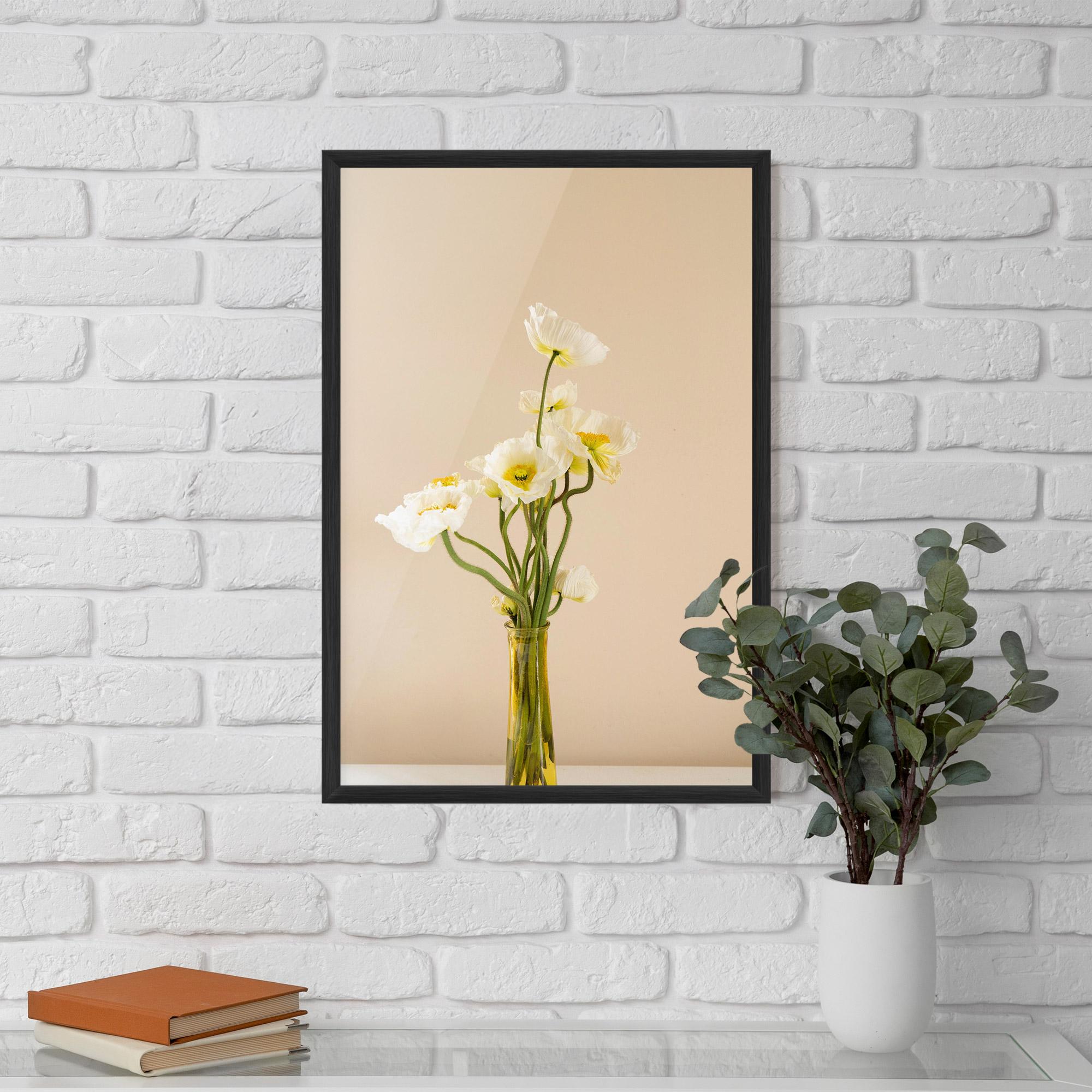 Gerahmte Poster Pretty Vase mockup 5