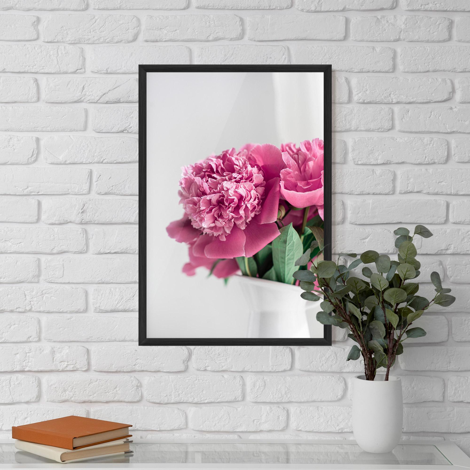 Gerahmte Poster White Vase Pink mockup 5