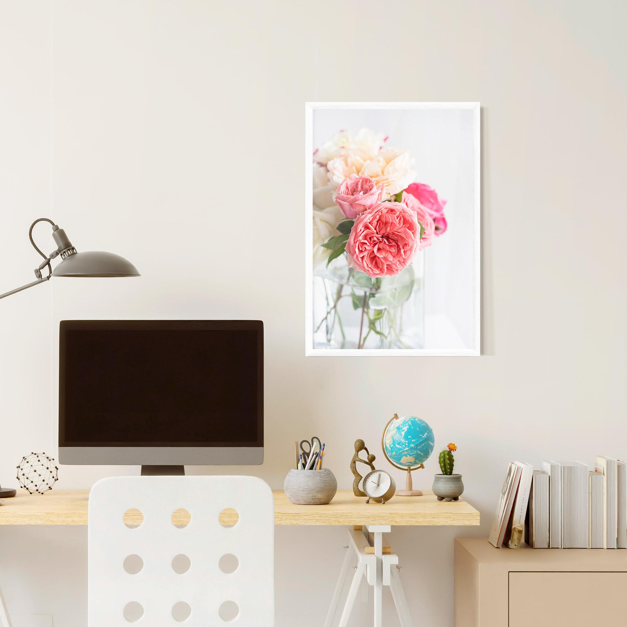 Gerahmte Poster Pink Rose Vase mockup 6