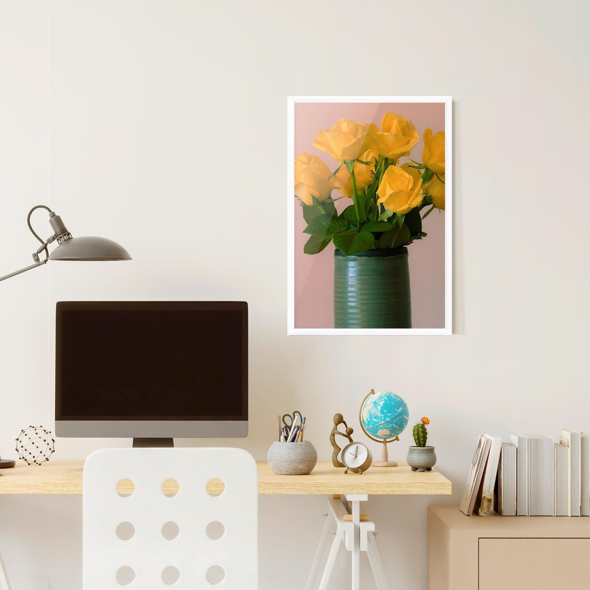 Gerahmte Poster Yellow Roses Vase mockup 6