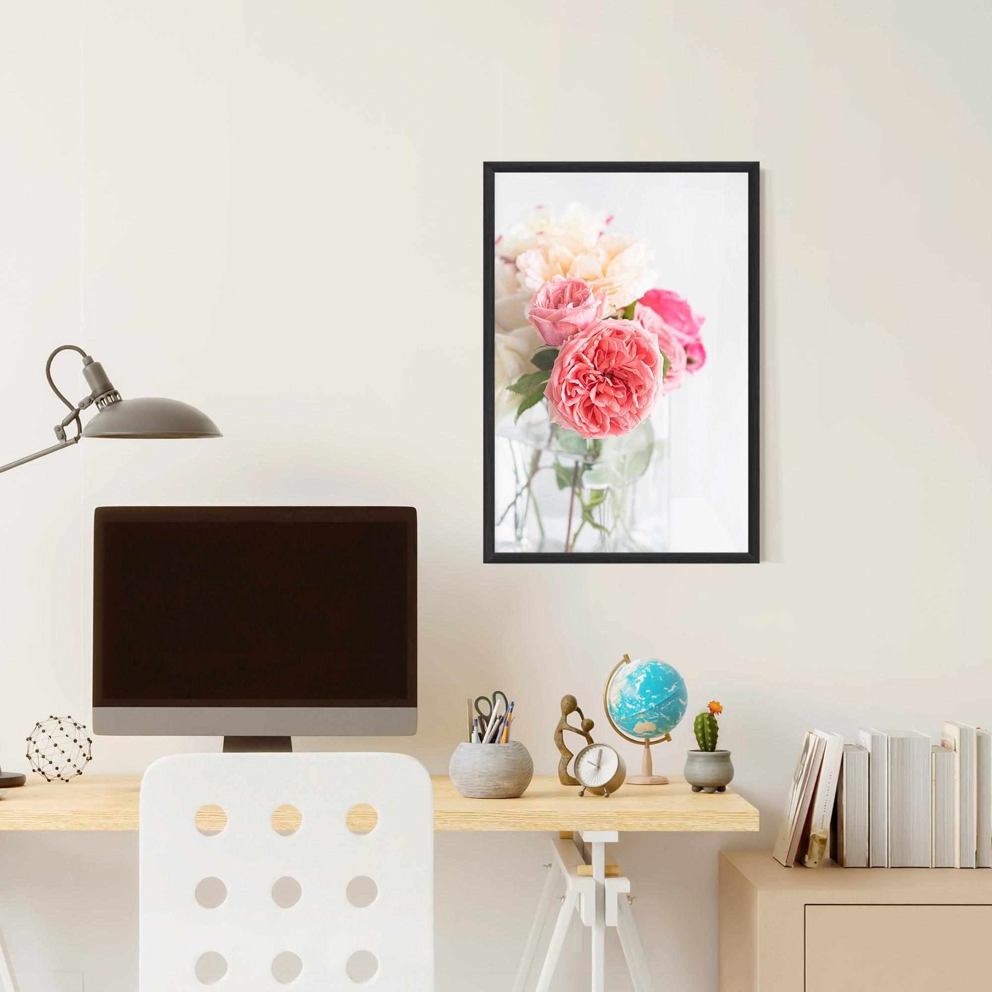 Gerahmte Poster Pink Rose Vase mockup 6