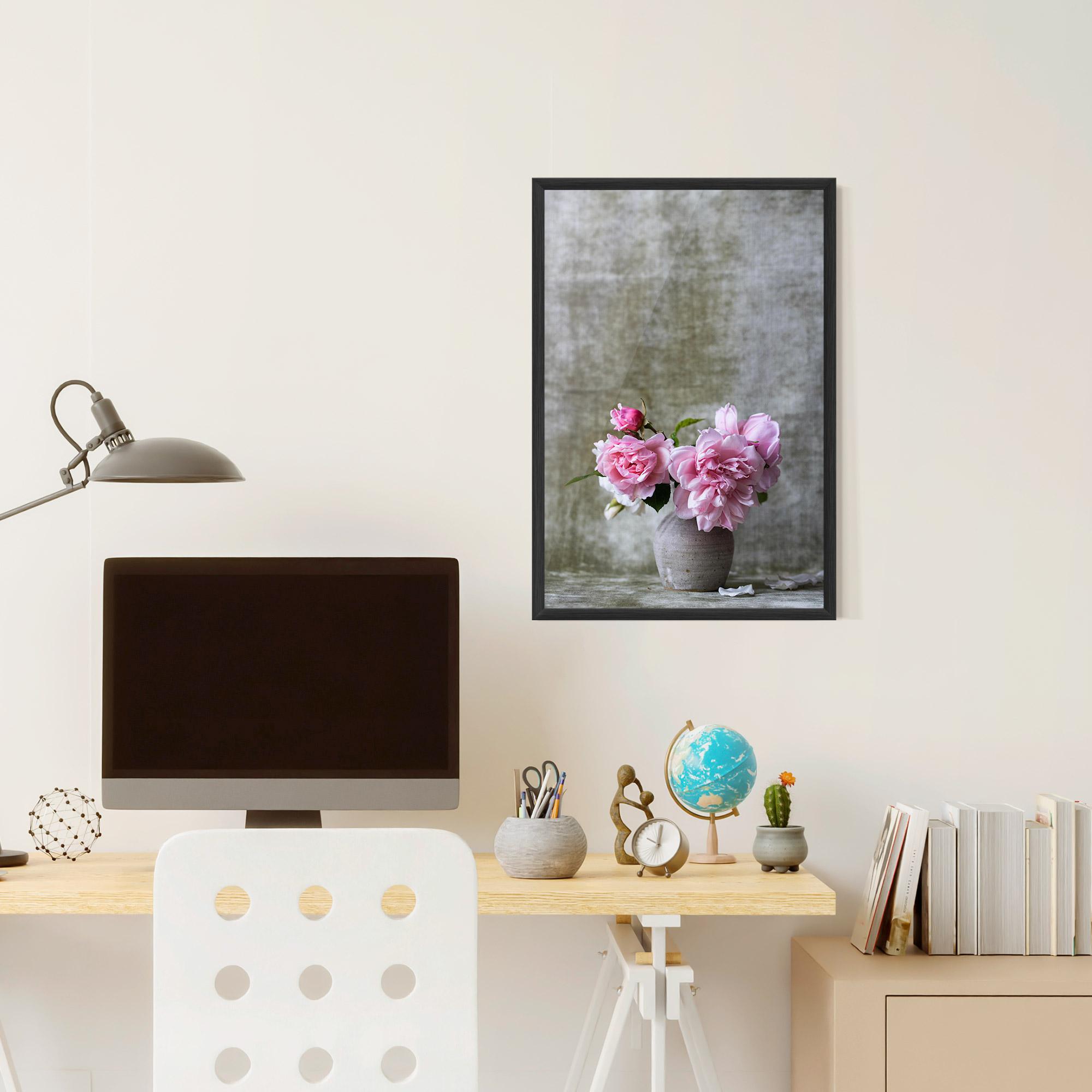 Gerahmte Poster Rose Vase mockup 6