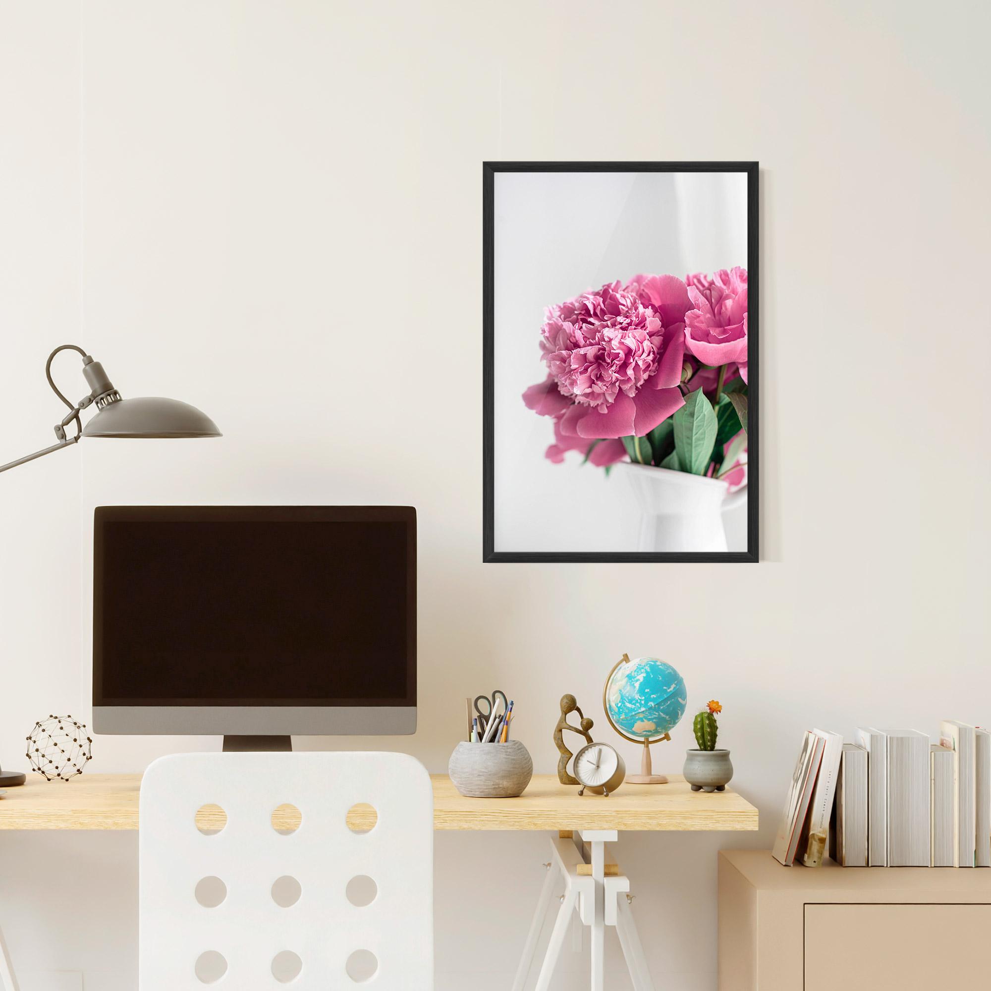 Gerahmte Poster White Vase Pink mockup 6