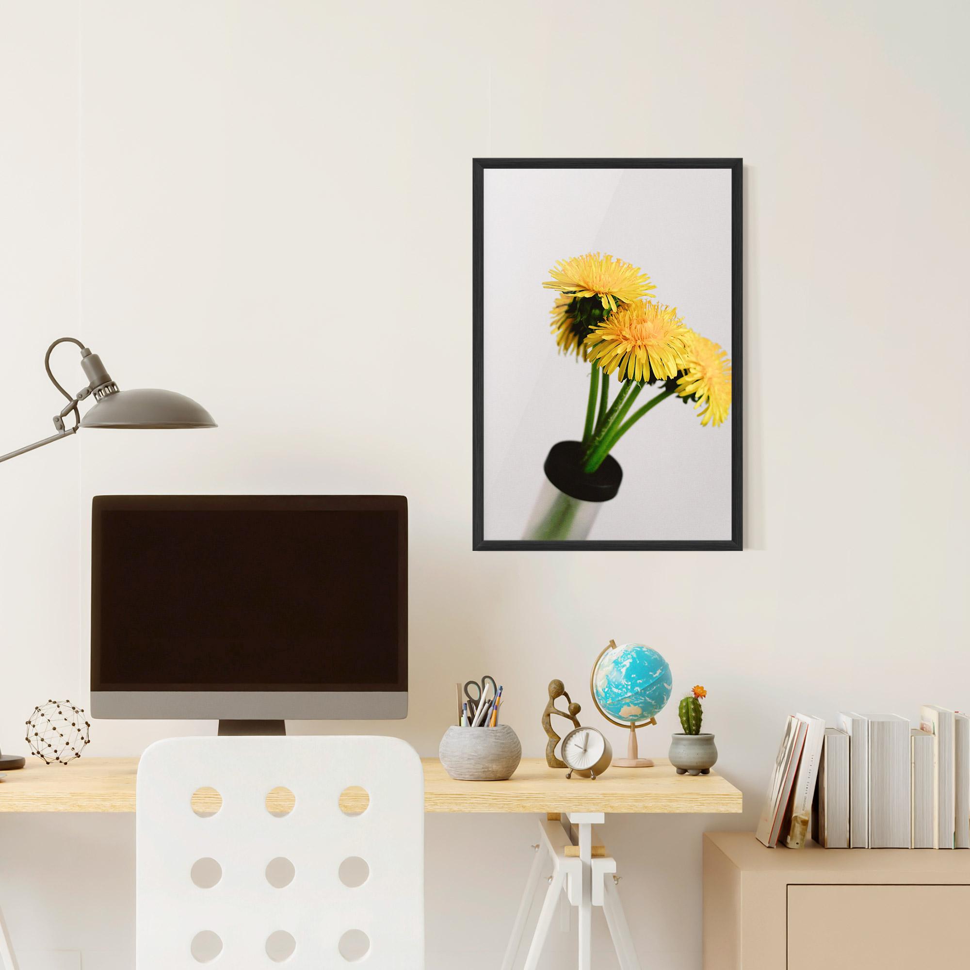 Gerahmte Poster Yellow mockup 6