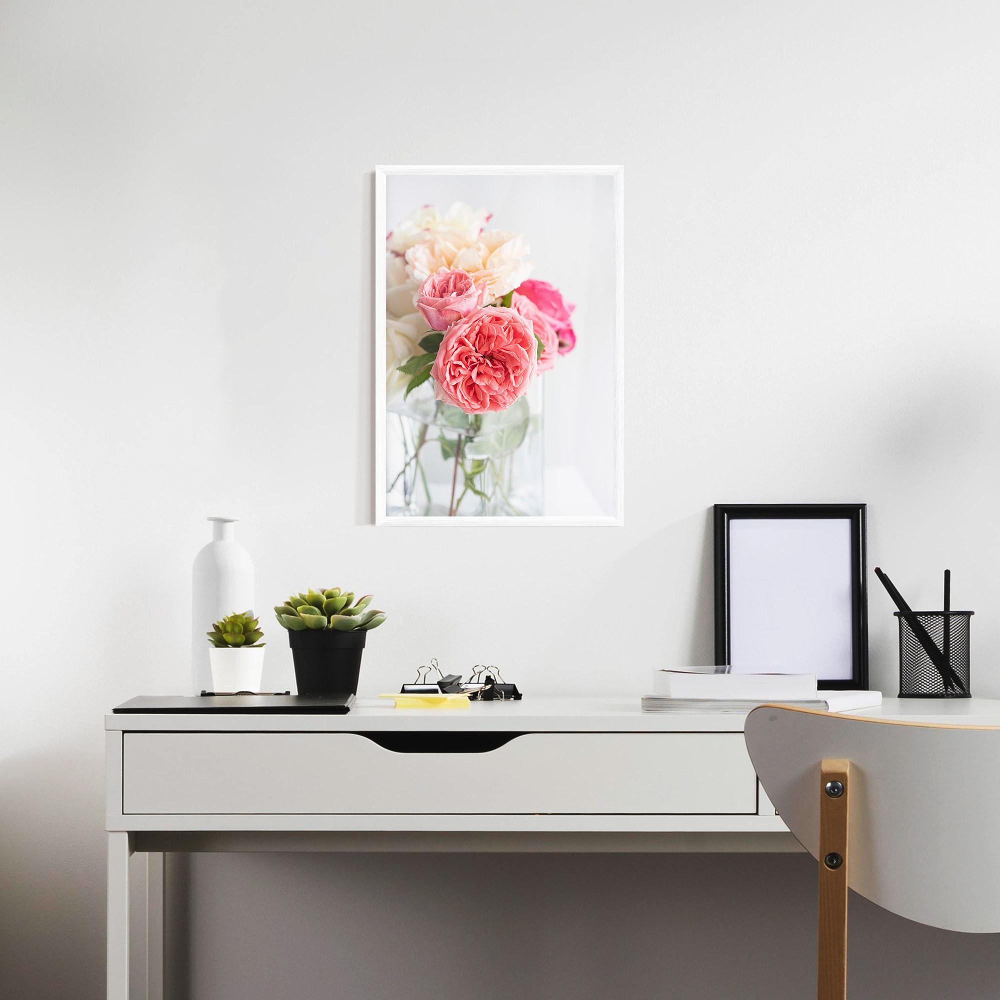 Gerahmte Poster Pink Rose Vase mockup 7