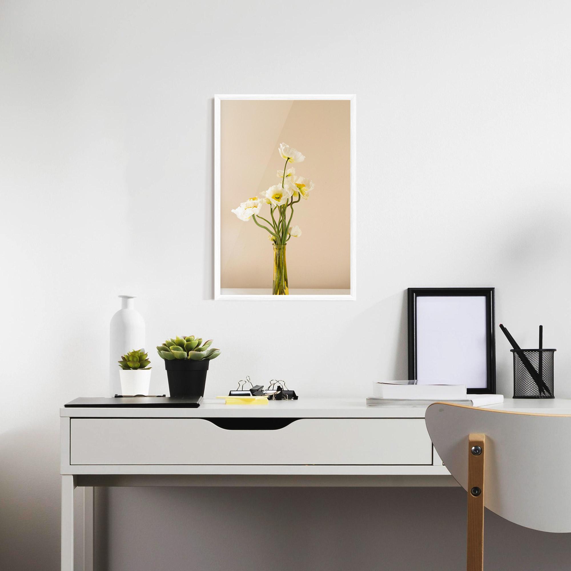 Gerahmte Poster Pretty Vase mockup 7
