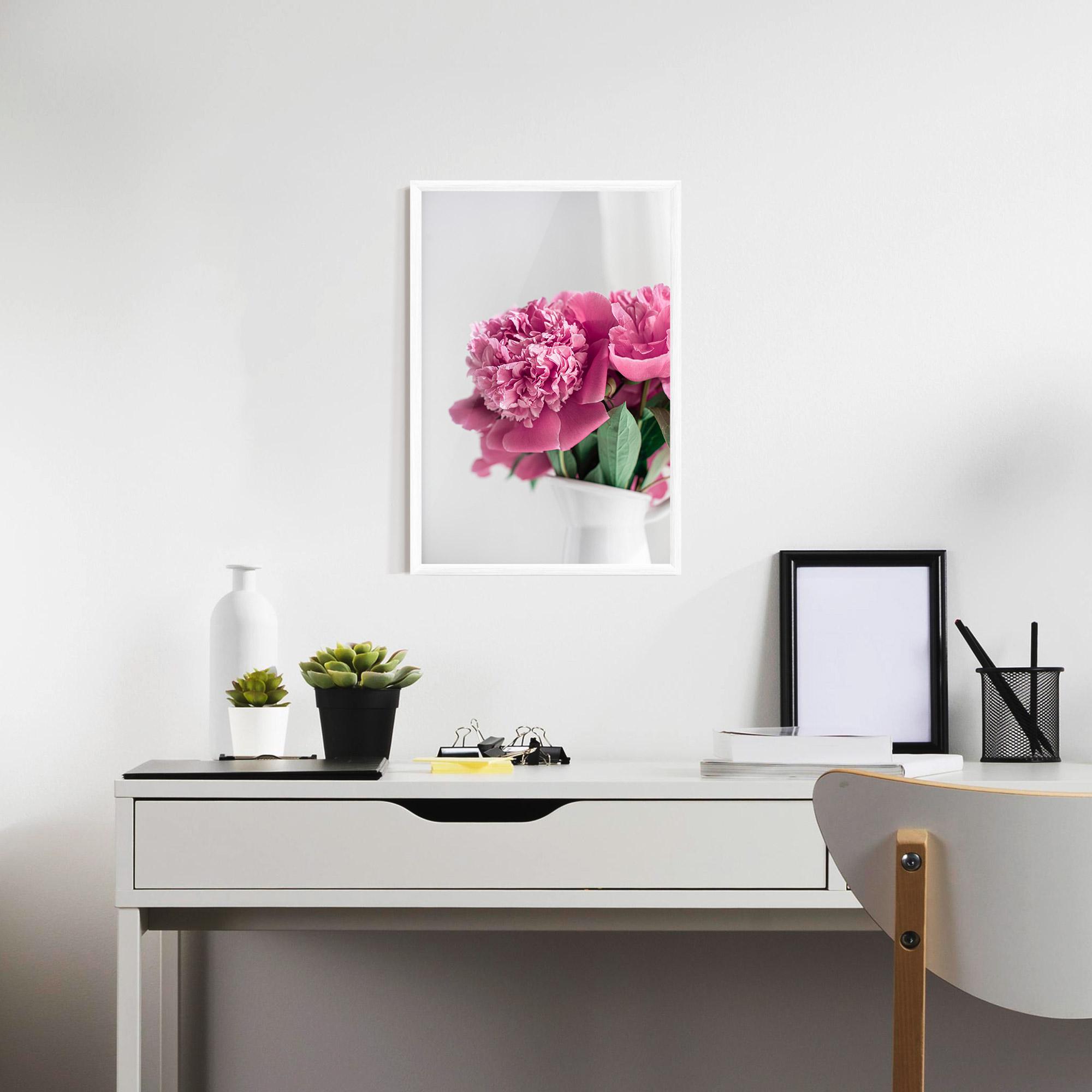 Gerahmte Poster White Vase Pink mockup 7
