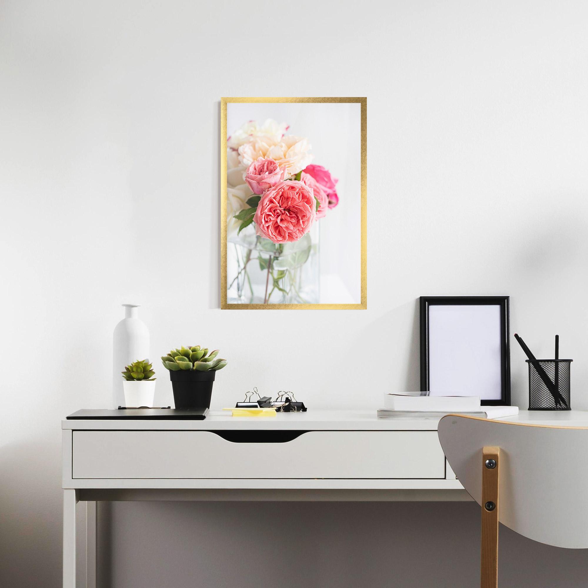 Gerahmte Poster Pink Rose Vase mockup 7