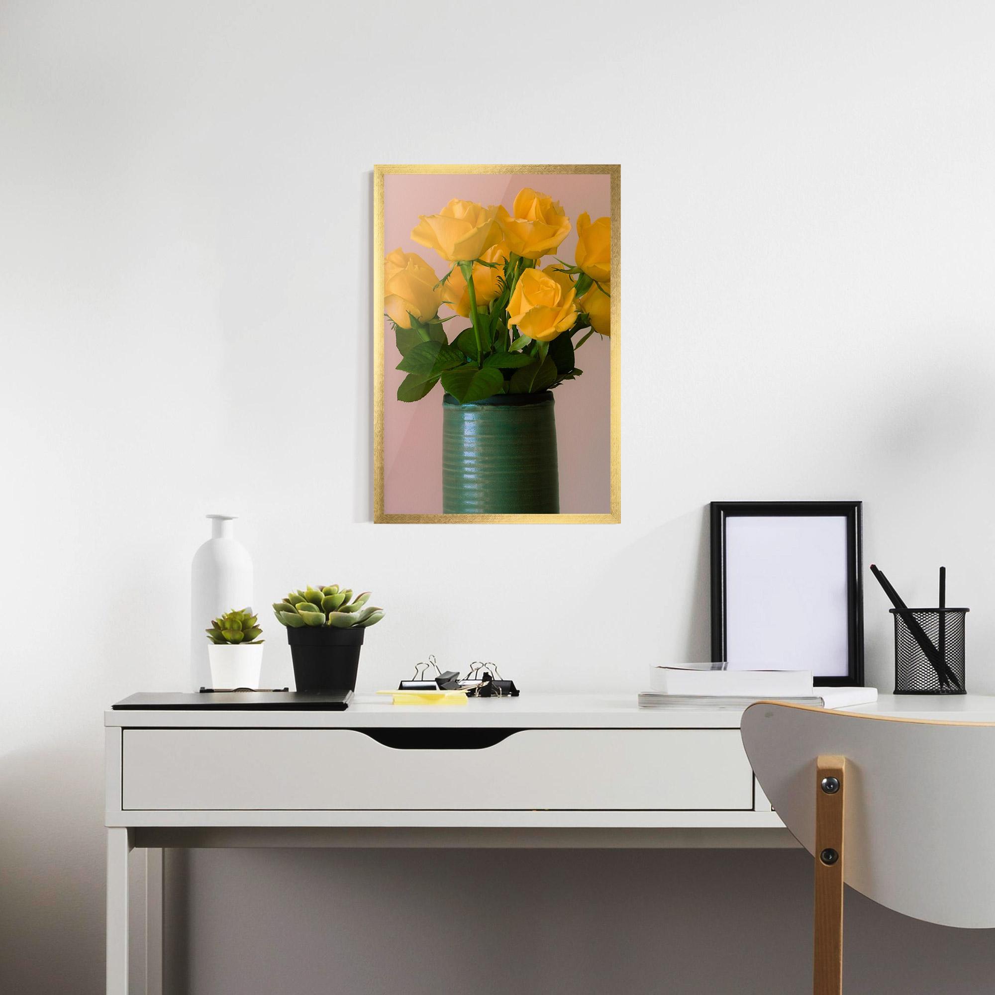 Gerahmte Poster Yellow Roses Vase mockup 7