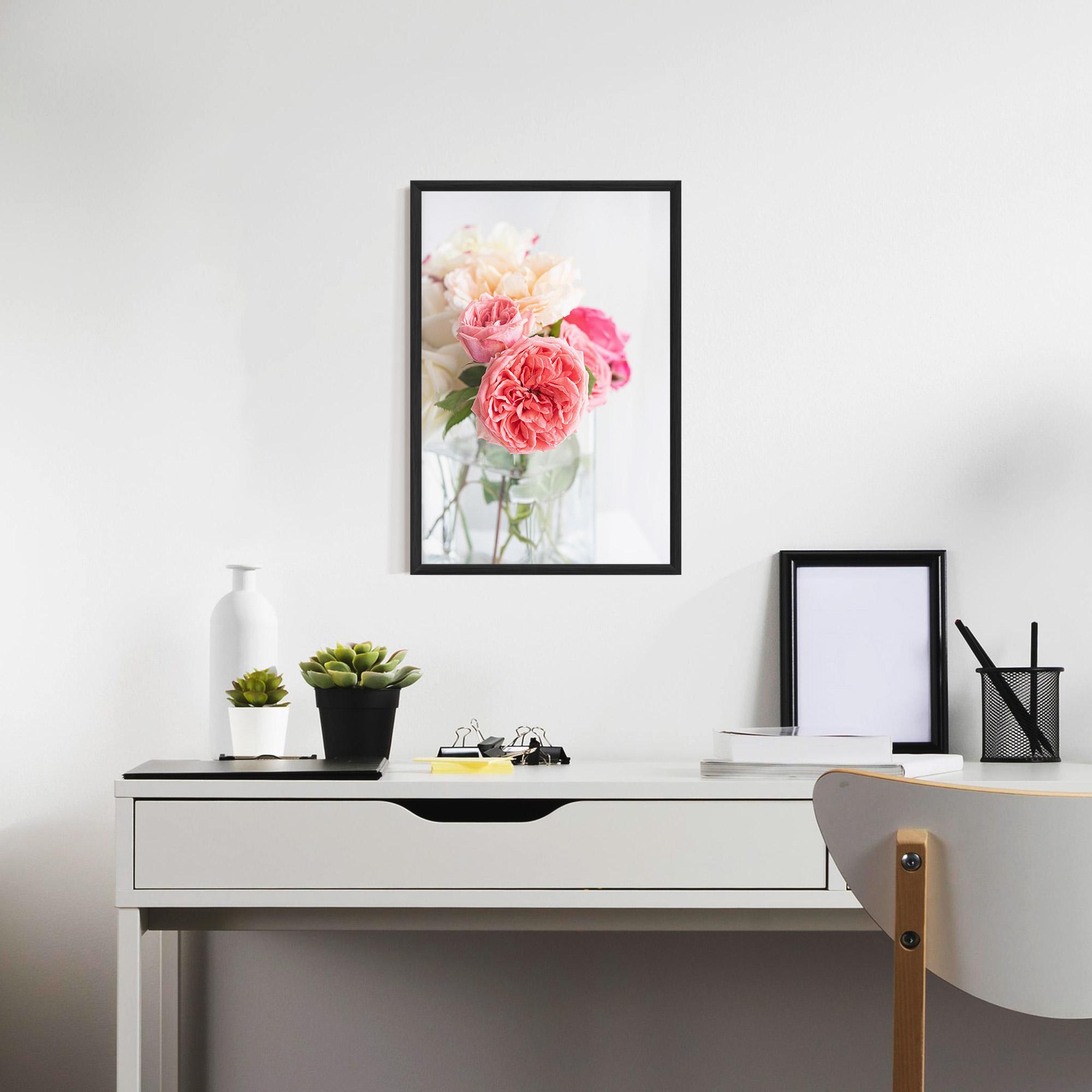 Gerahmte Poster Pink Rose Vase mockup 7
