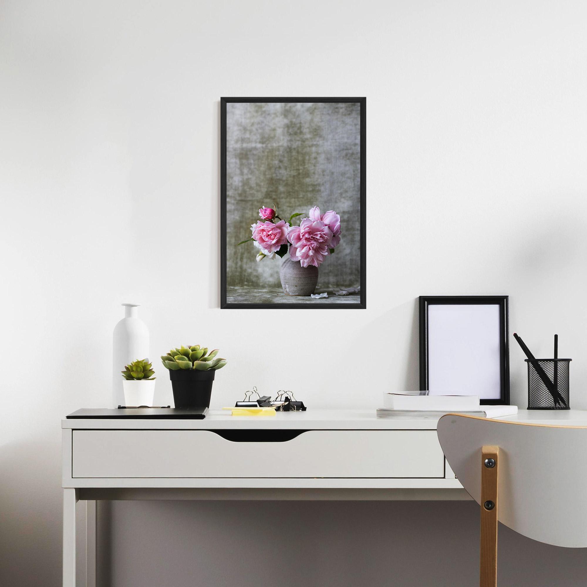 Gerahmte Poster Rose Vase mockup 7