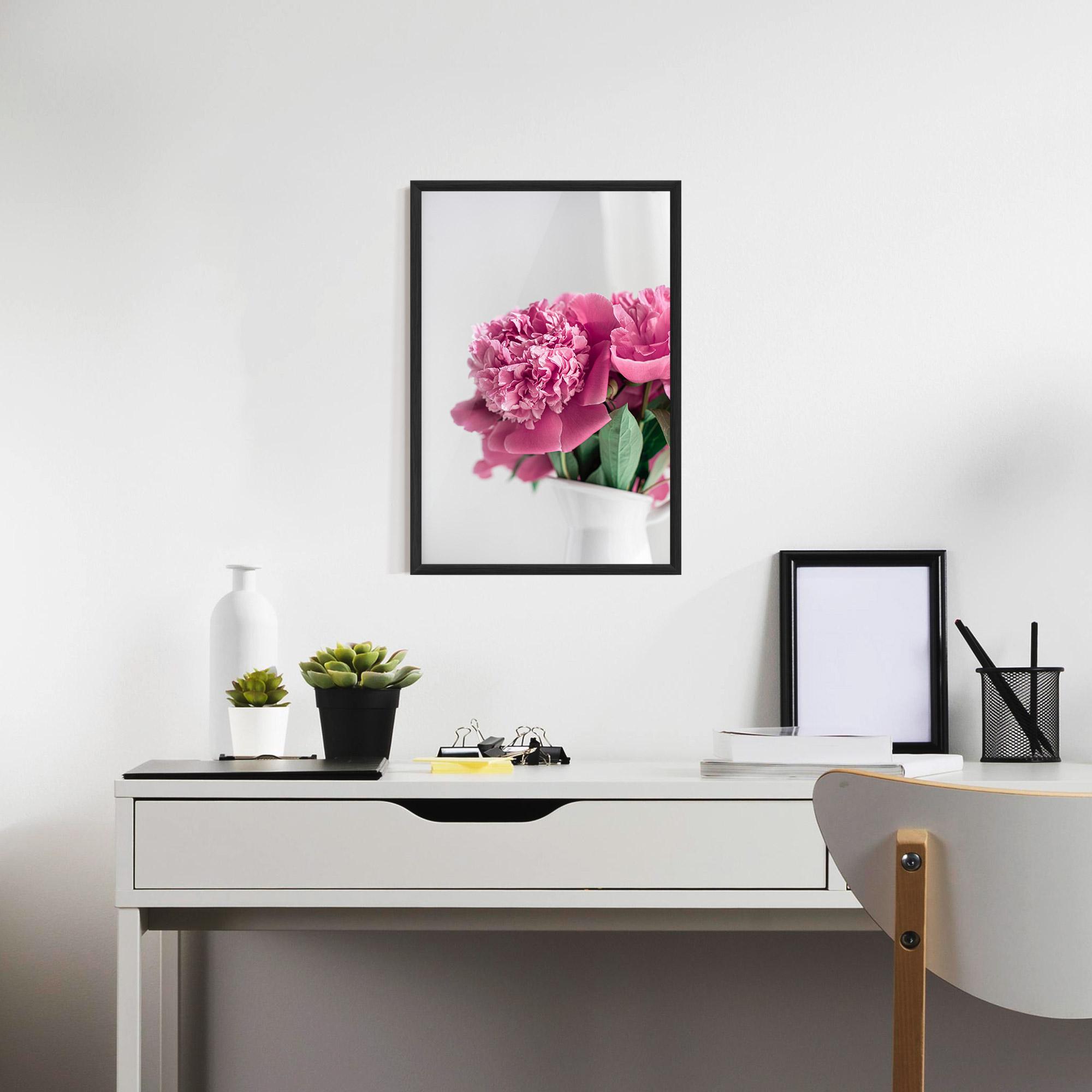 Gerahmte Poster White Vase Pink mockup 7