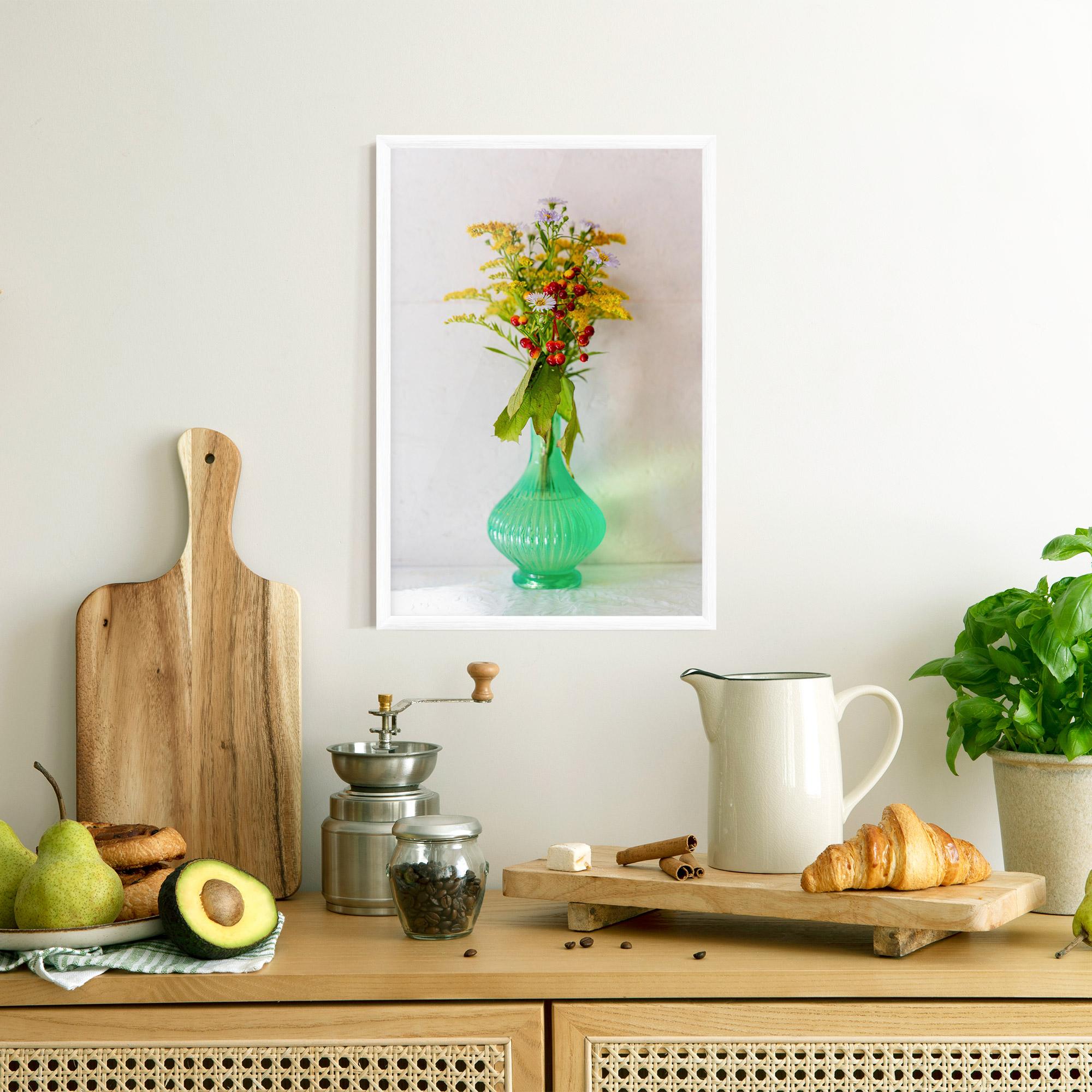 Gerahmte Poster Green Pretty Vase mockup 8
