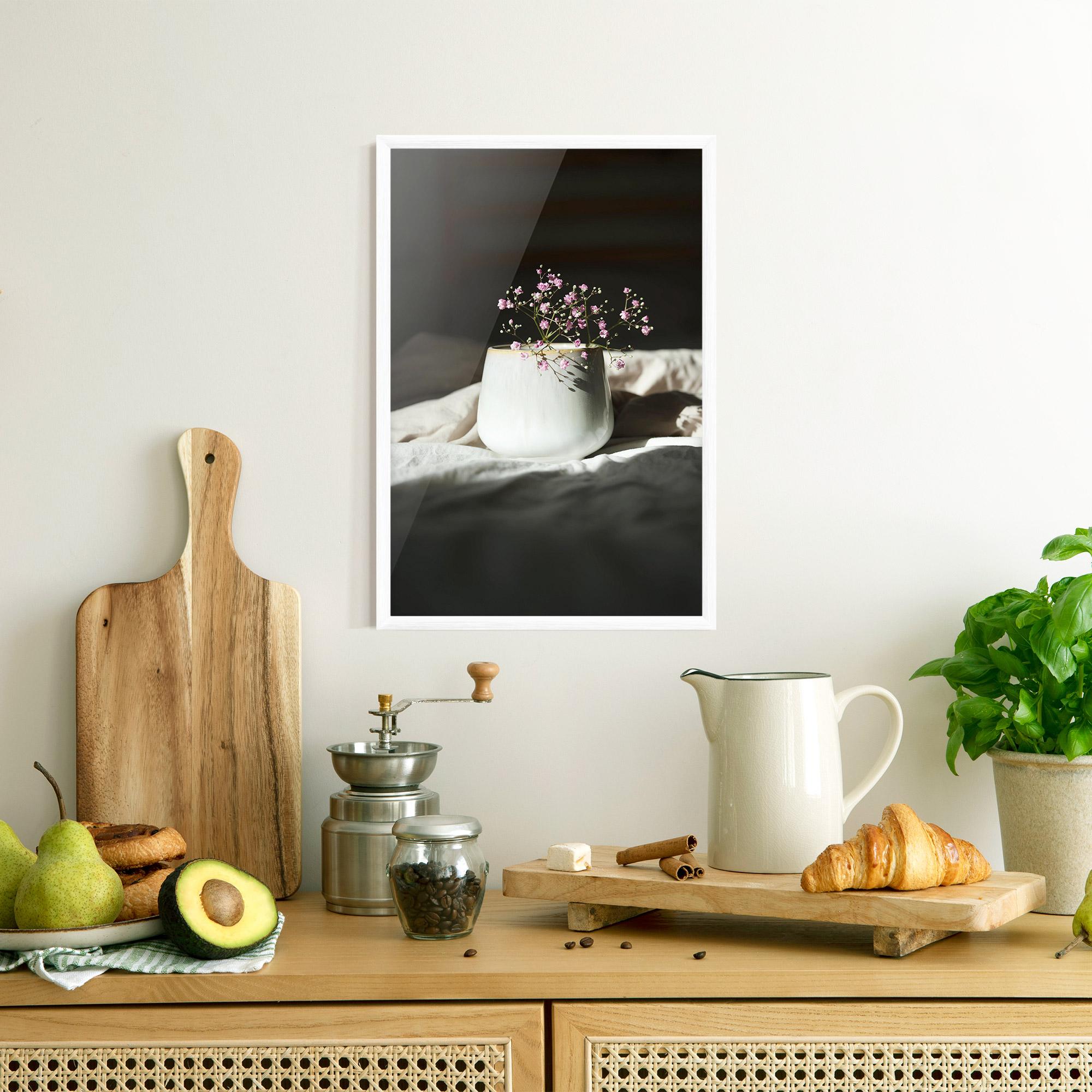 Gerahmte Poster Tiny Purple Pant Vase mockup 8