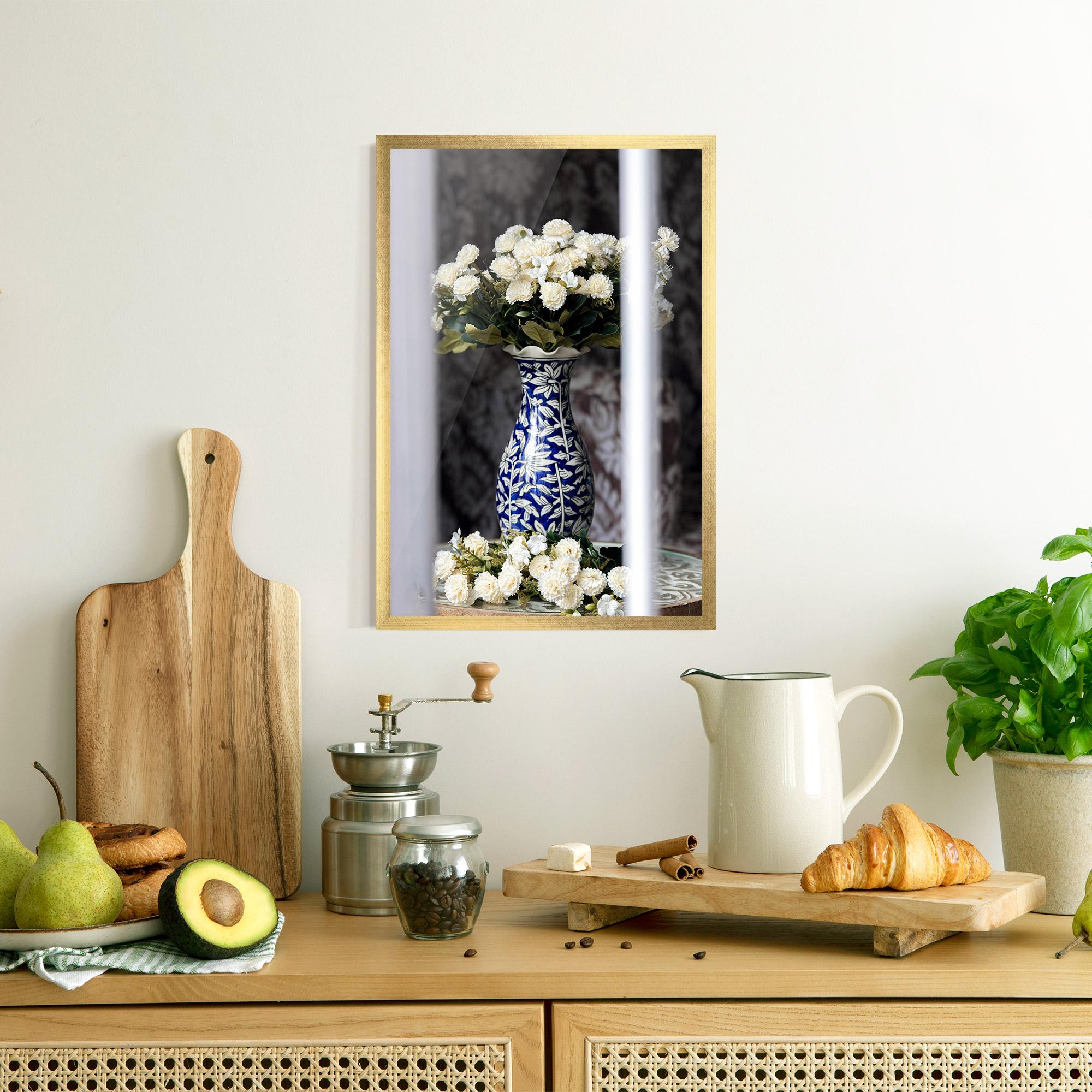 Gerahmte Poster Blue Patern Vase mockup 8