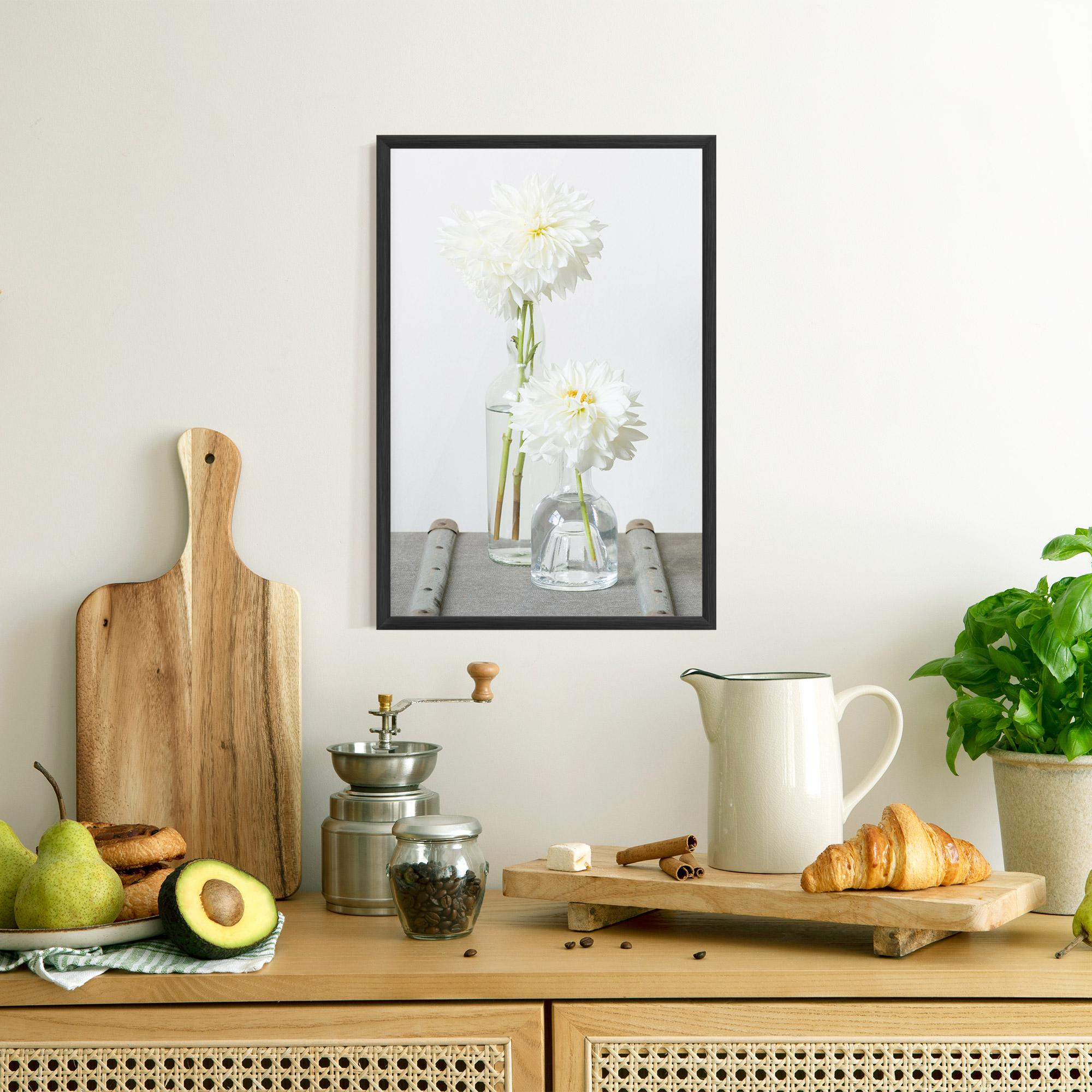 Gerahmte Poster Big Flower Vase mockup 8
