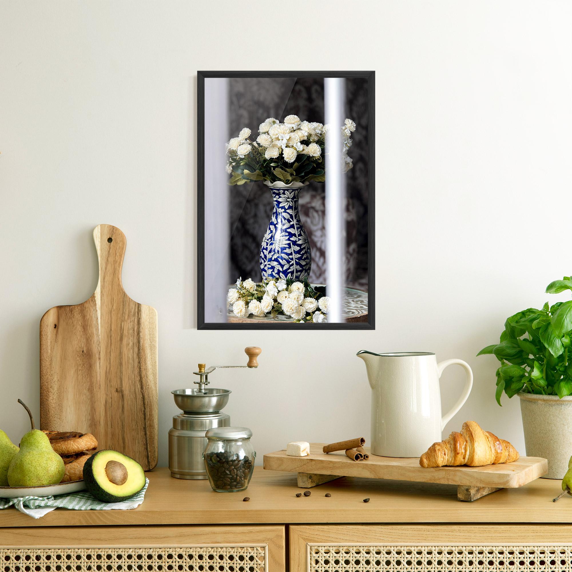 Gerahmte Poster Blue Patern Vase mockup 8