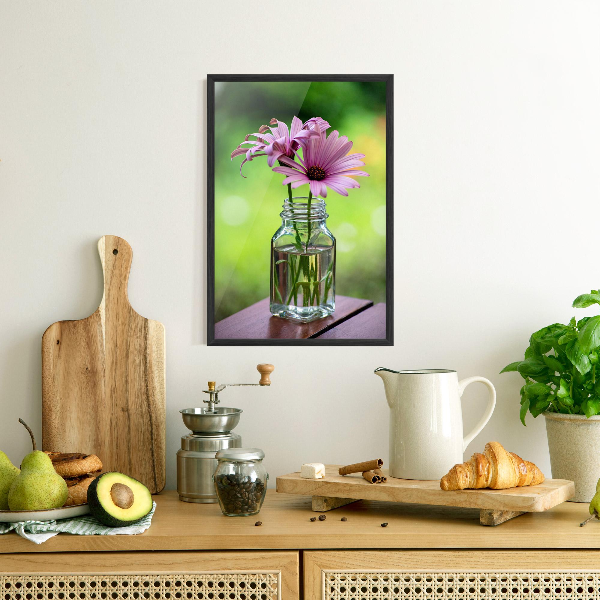Gerahmte Poster Pink Flower Vase mockup 8