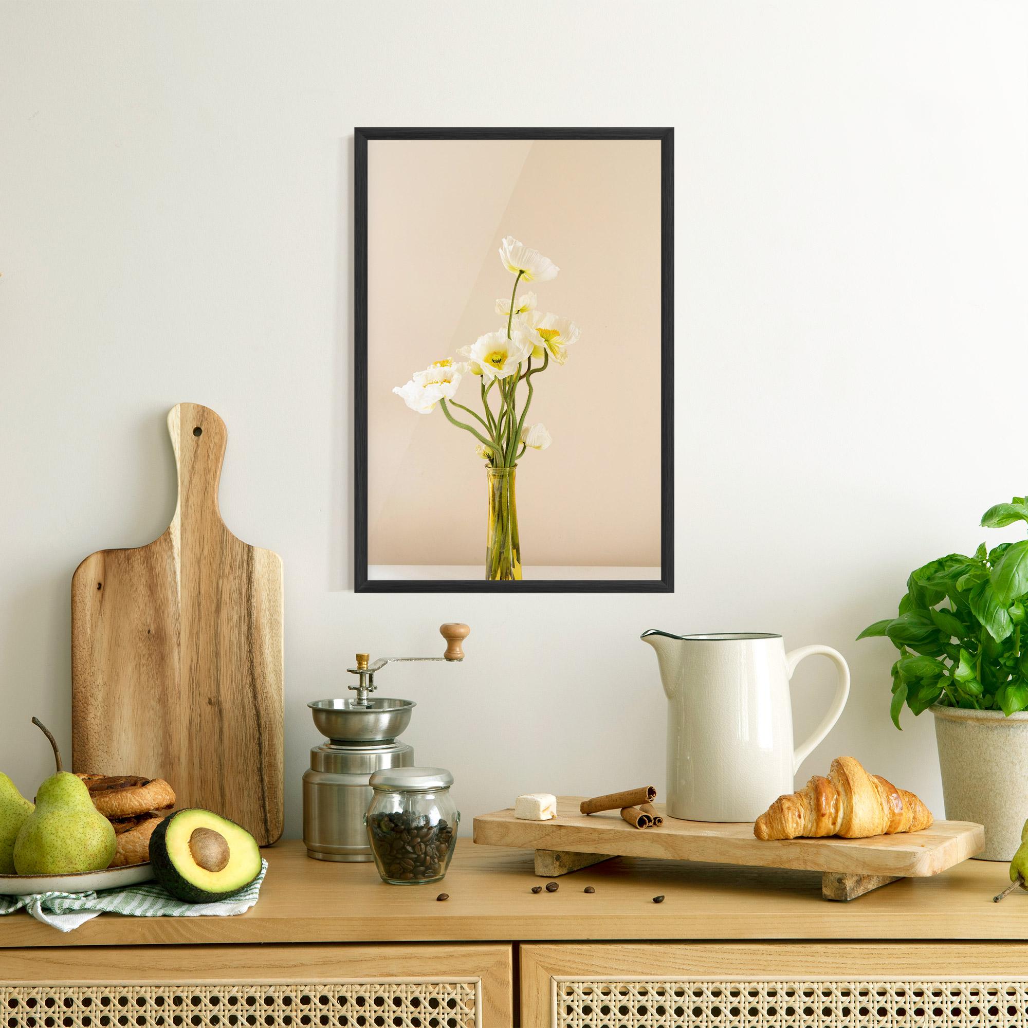 Gerahmte Poster Pretty Vase mockup 8