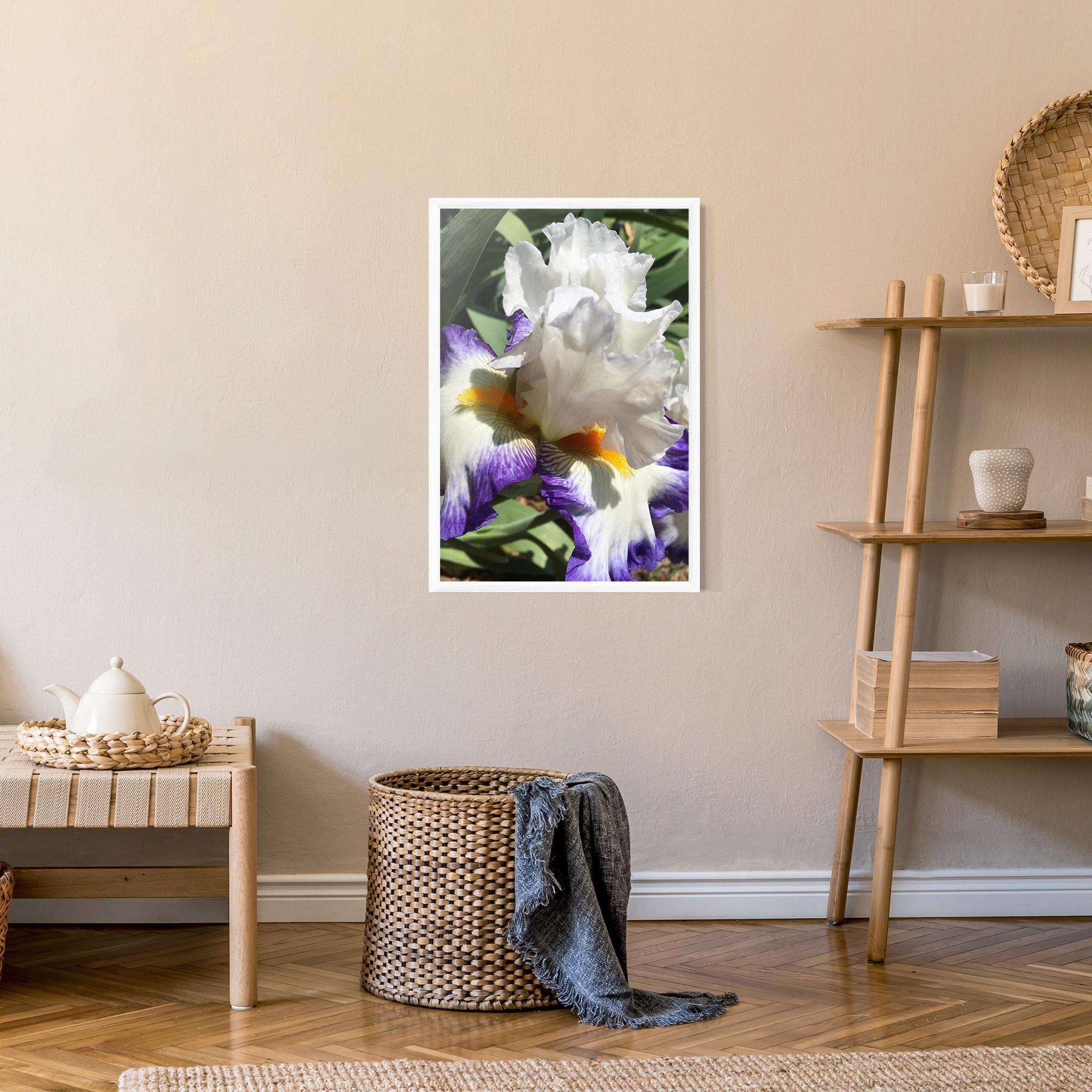 Gerahmte Poster Garden White Purple Irirs mockup 9