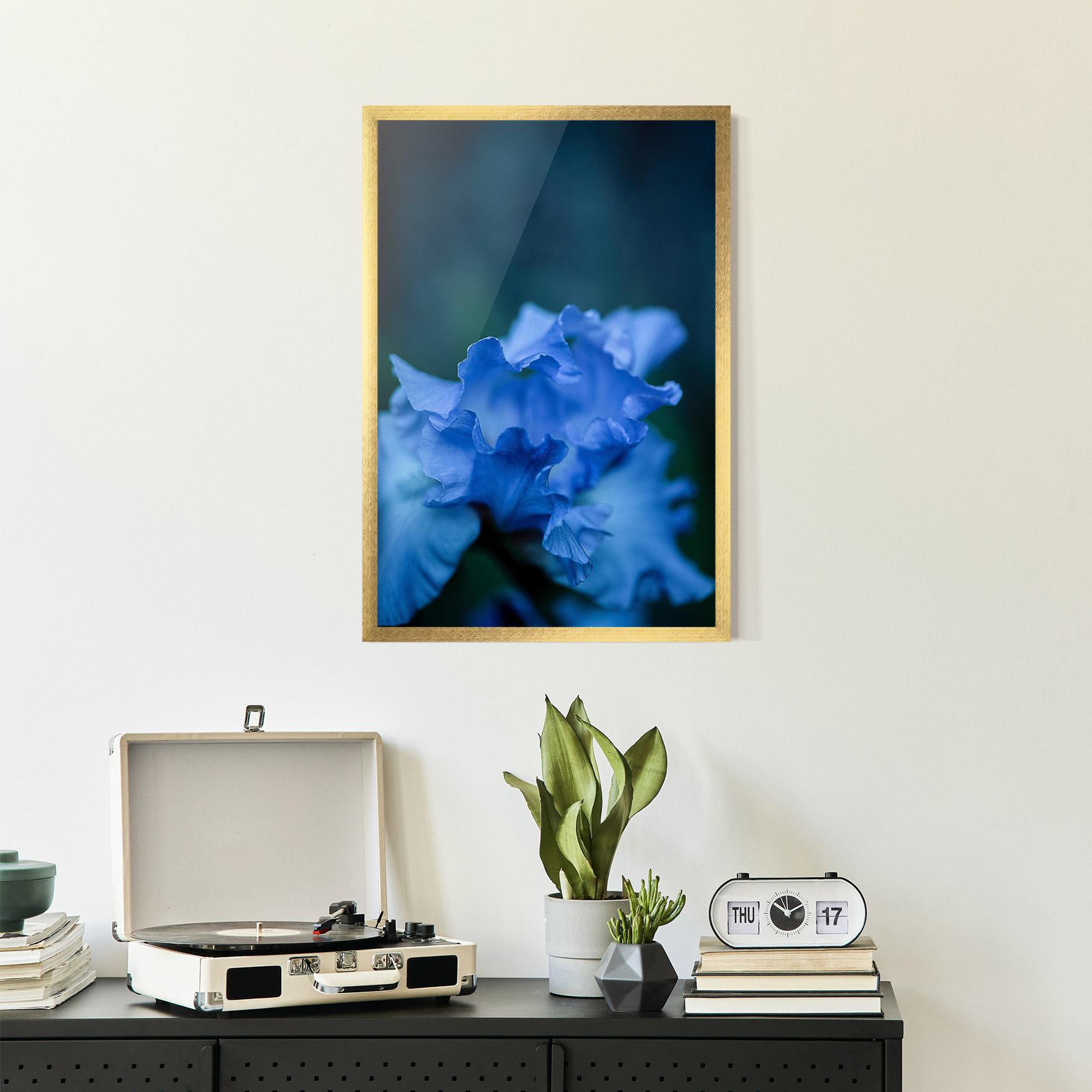 Gerahmte Poster Ocean Blue Iris mockup 2