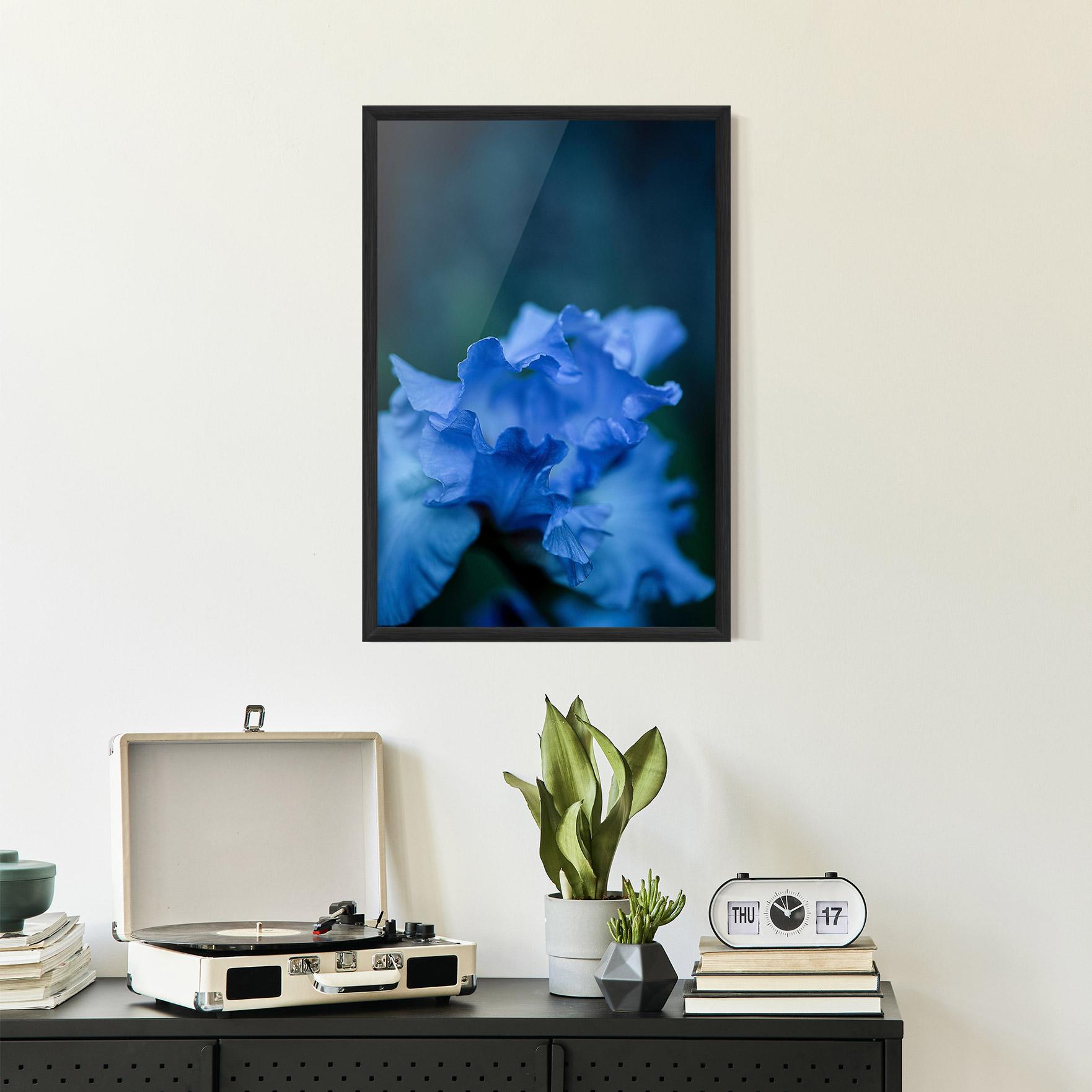 Gerahmte Poster Ocean Blue Iris mockup 2