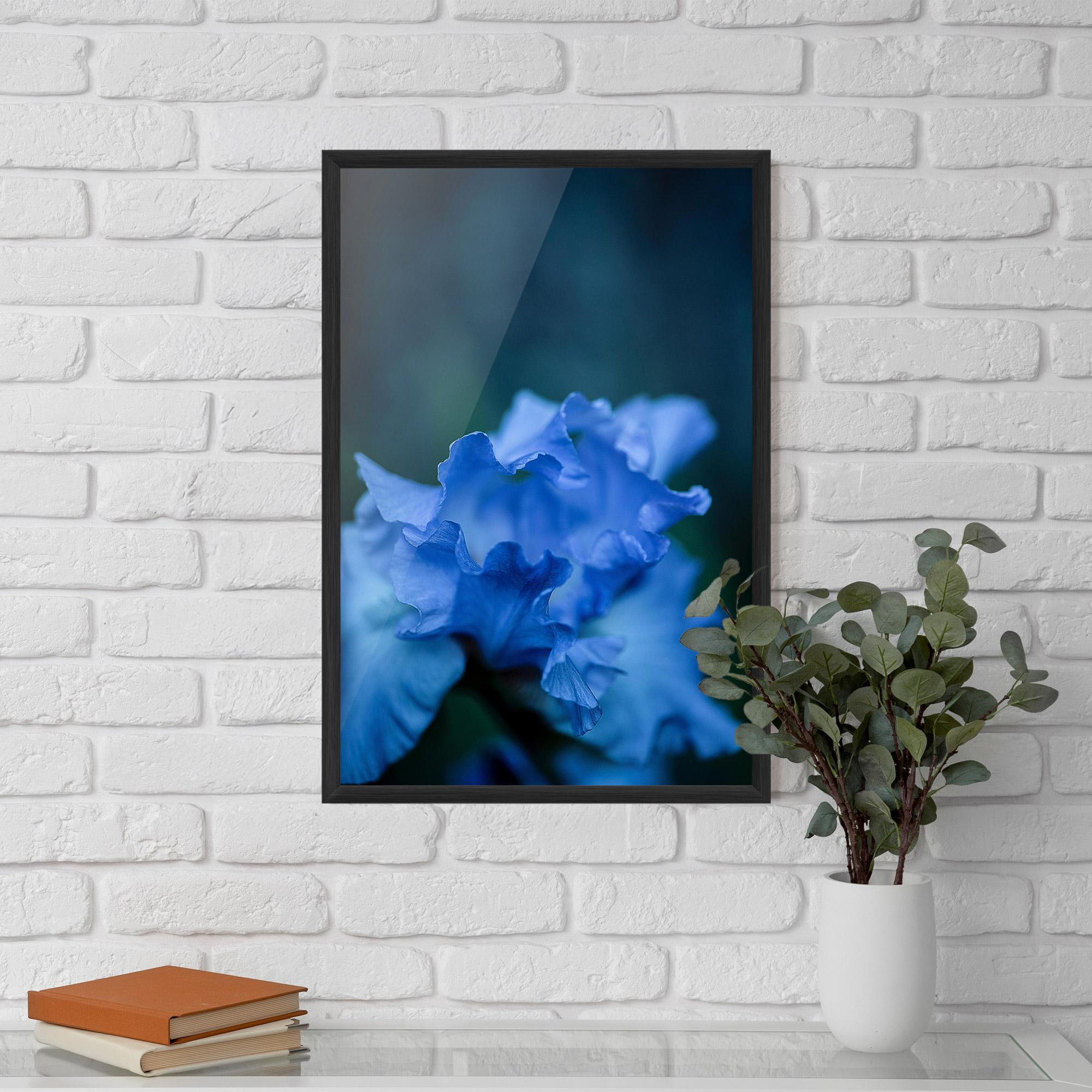 Gerahmte Poster Ocean Blue Iris mockup 5