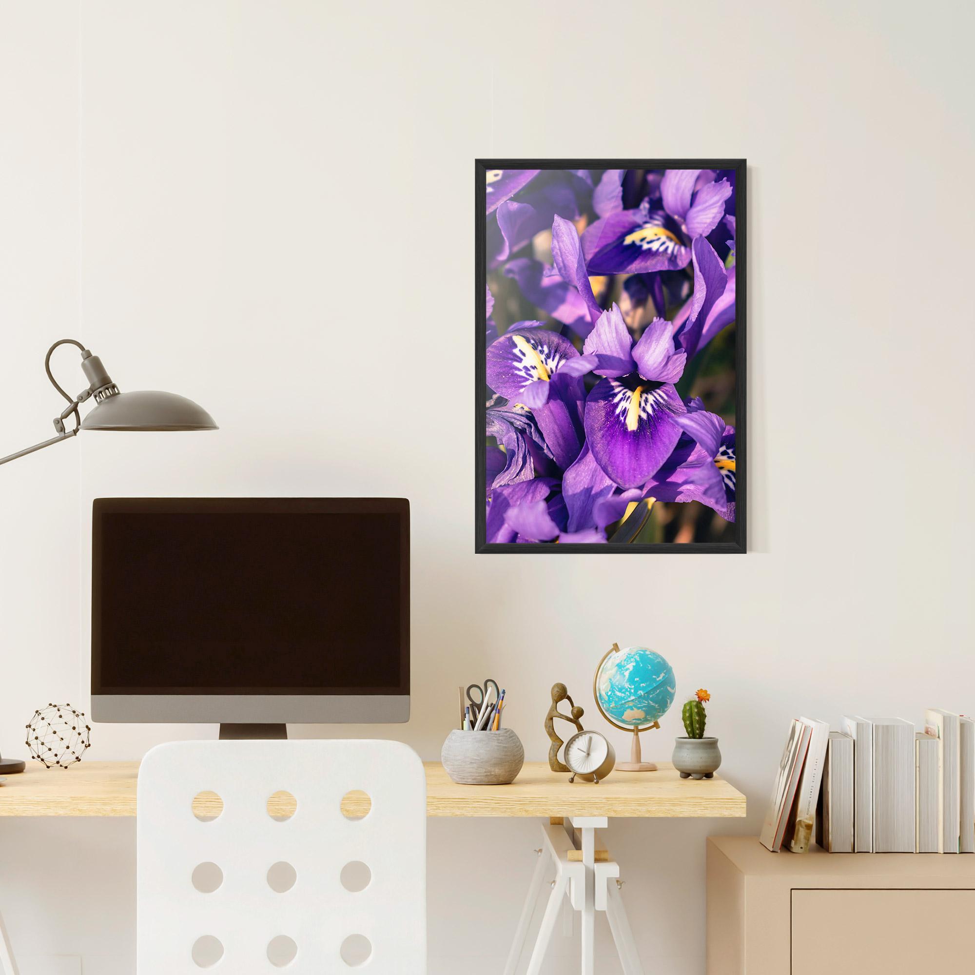 Gerahmte Poster Small Purple Iris mockup 6